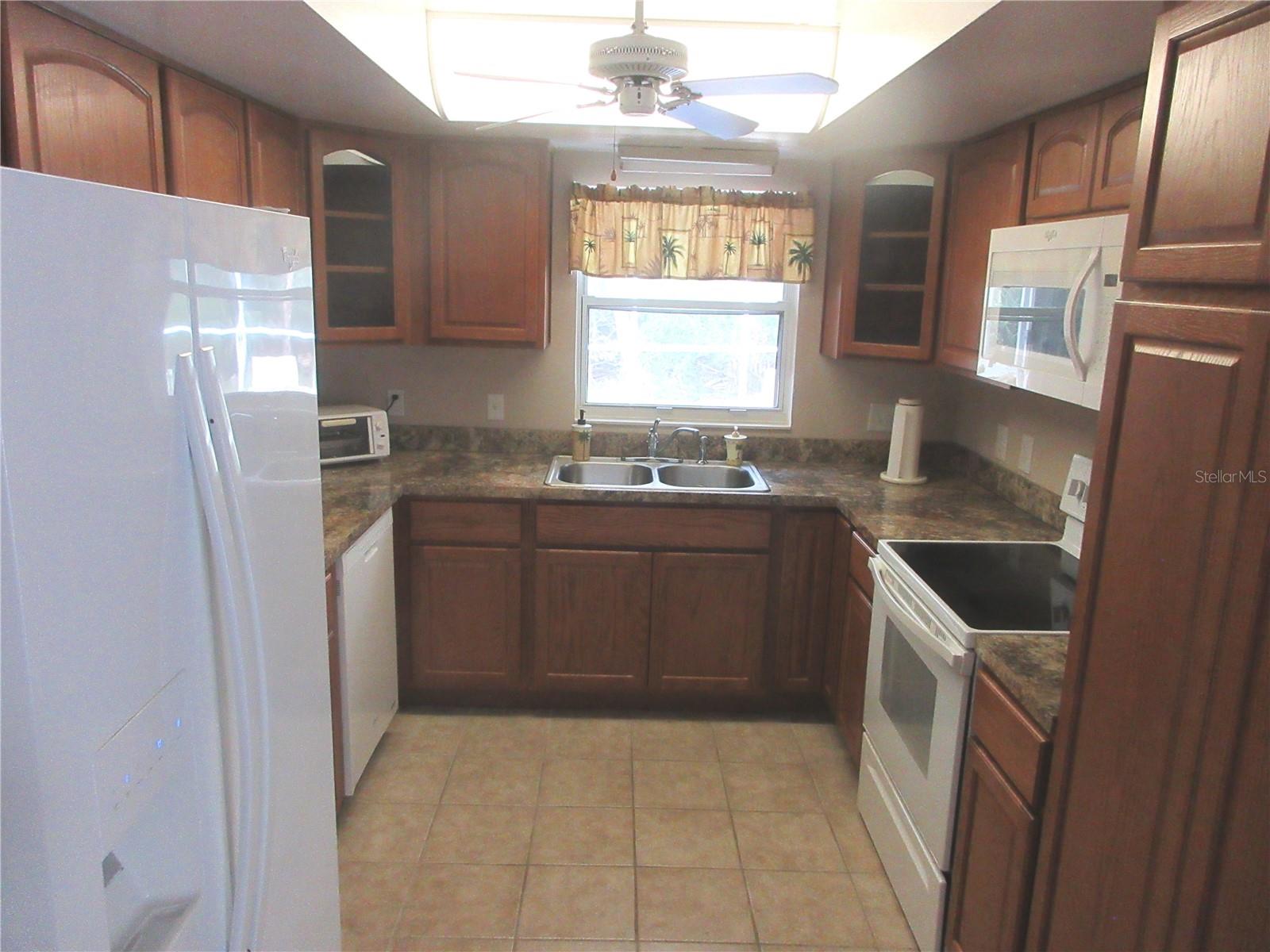 Listing photo id 1 for 4108 Casa Terrace