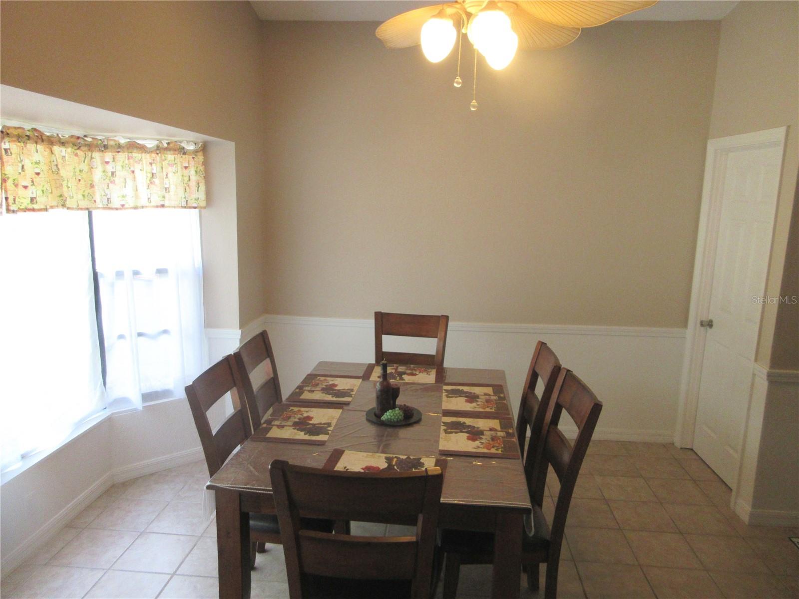 Listing photo id 4 for 4108 Casa Terrace