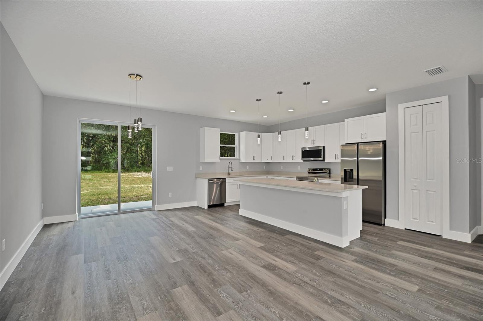 Image 14 of 35 For 6237 143rd Street