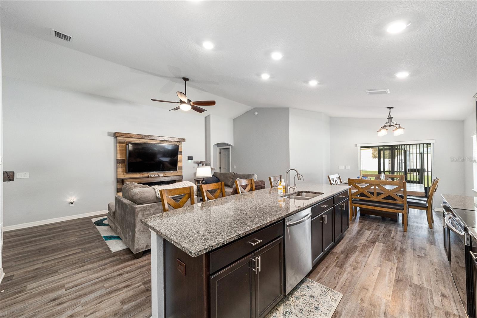 Image 21 of 41 For 11538 59th Terrace