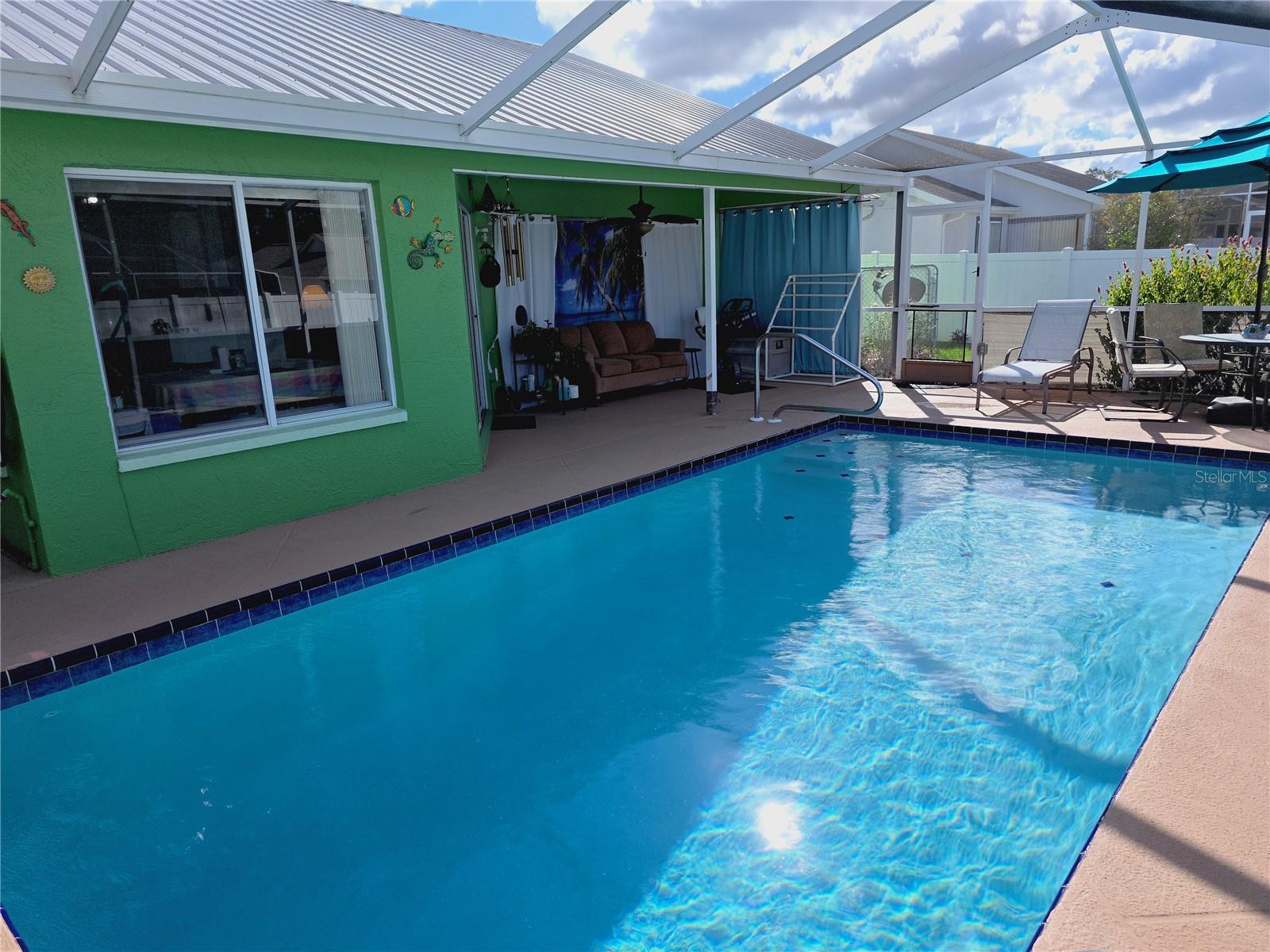 Listing photo id 22 for 10085 Blackburn Street