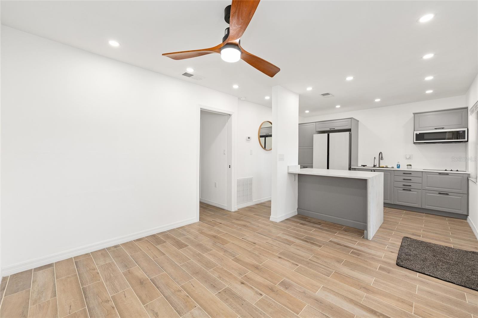 Image 10 of 22 For 2437 6th Street 14