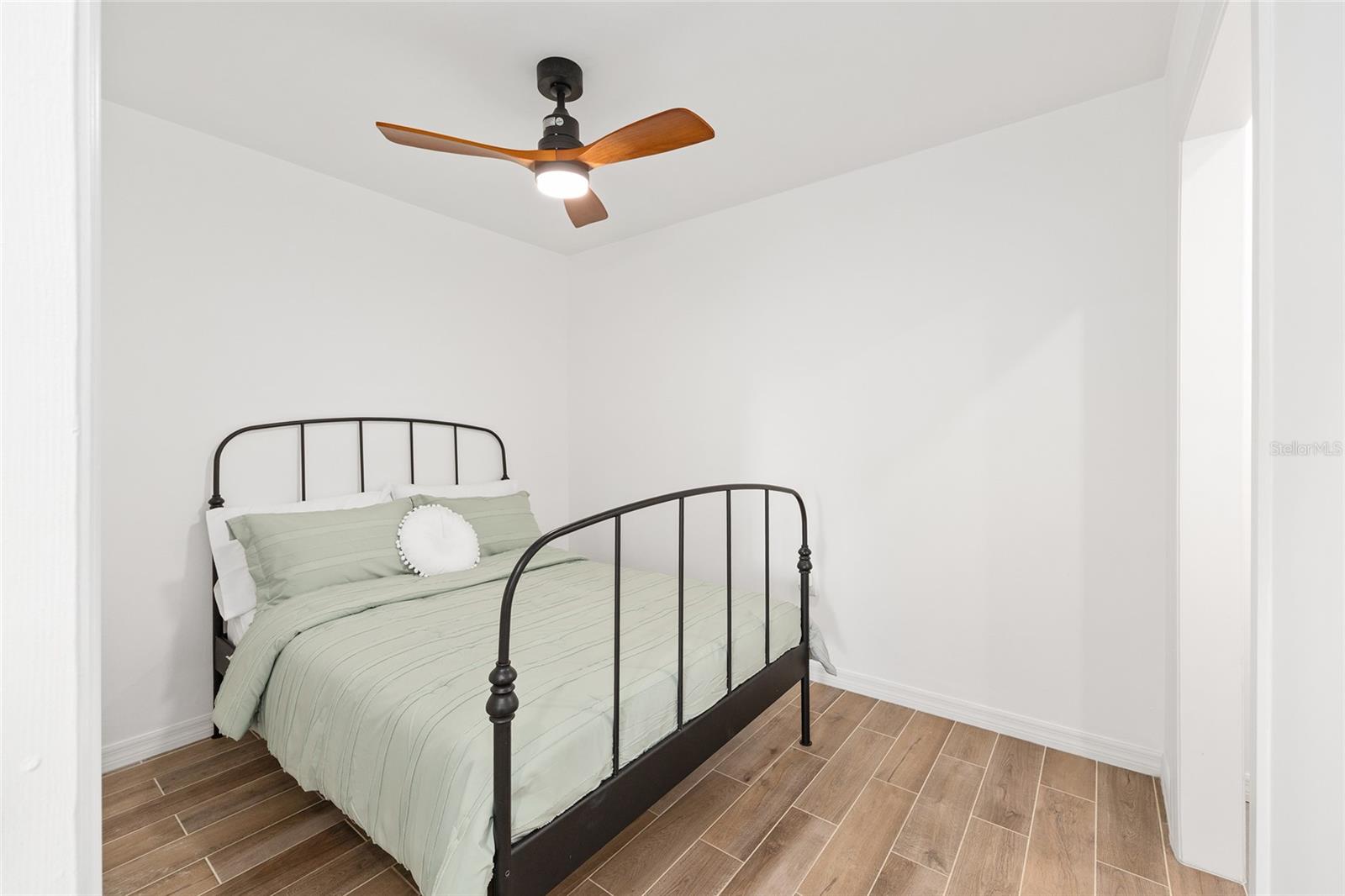 Image 17 of 22 For 2437 6th Street 14