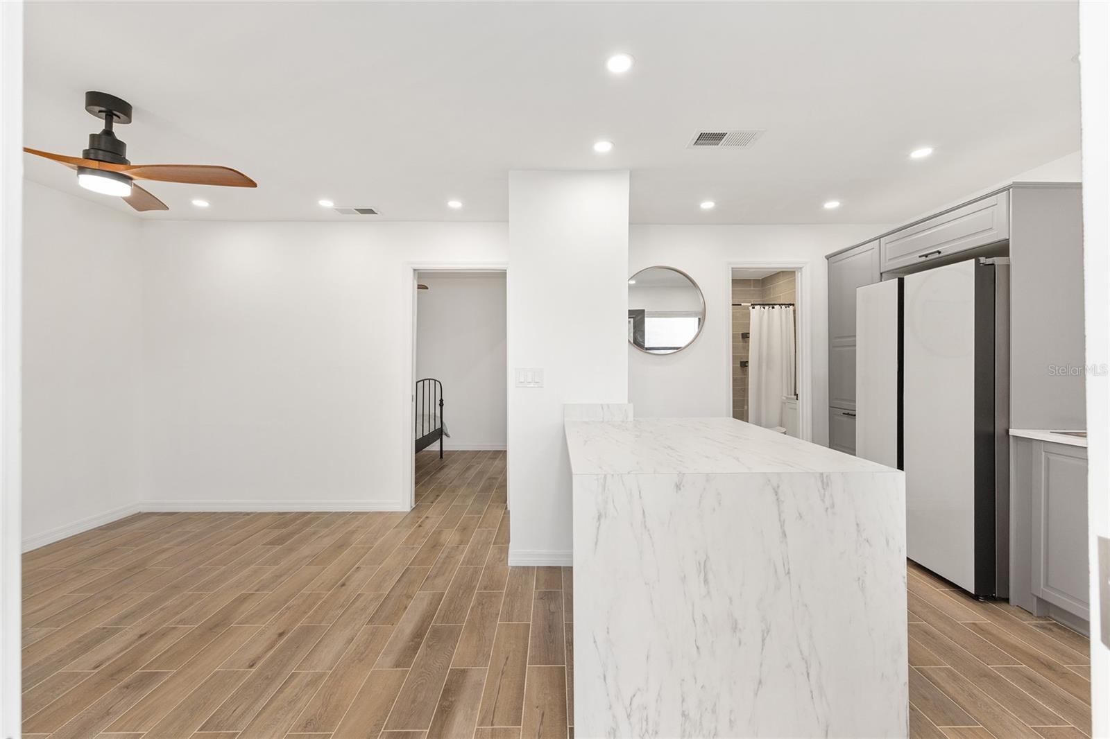 Image 7 of 22 For 2437 6th Street 14