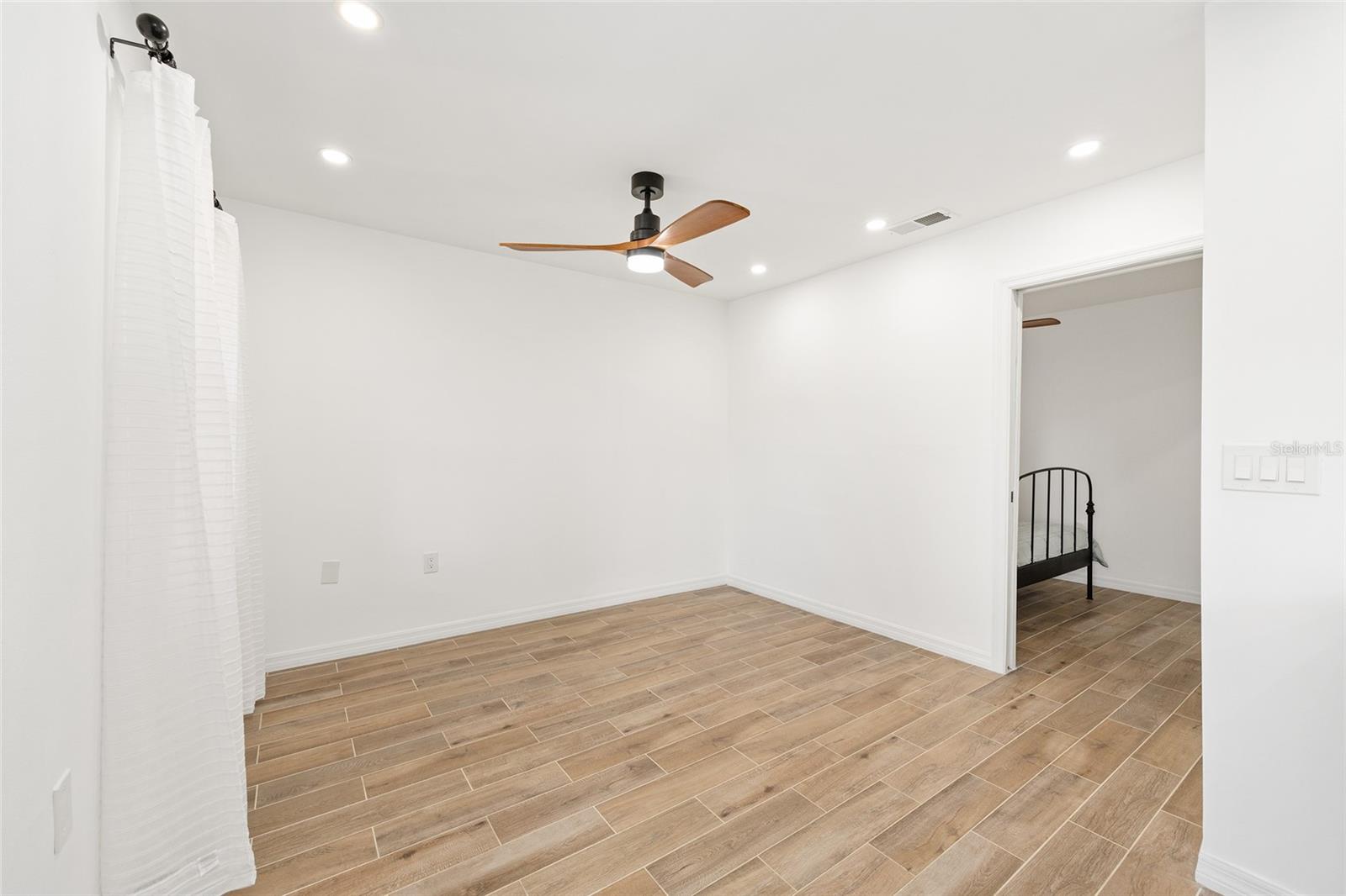 Image 9 of 22 For 2437 6th Street 14