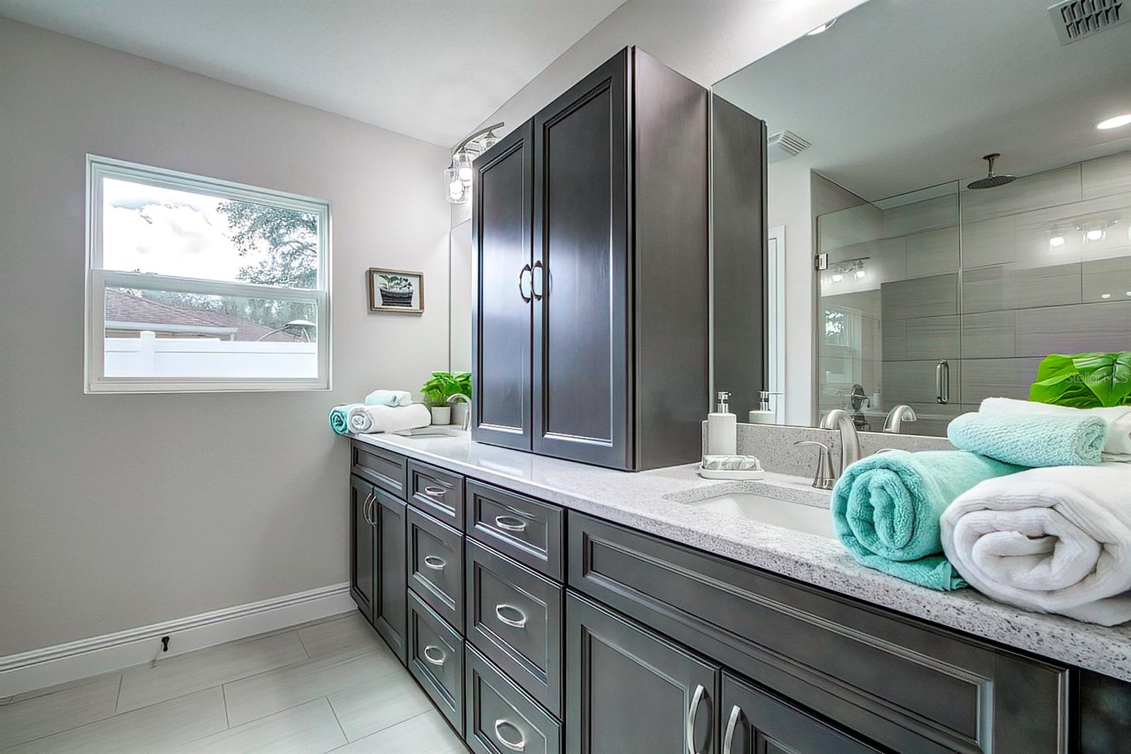 Listing photo id 9 for 2143 Hampshire Boulevard