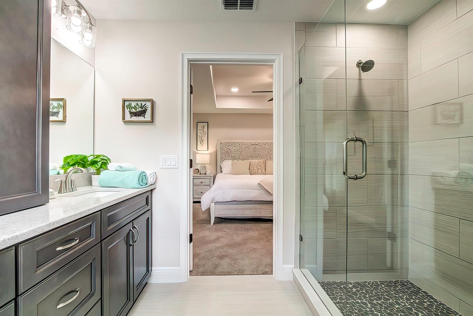 Listing photo id 11 for 2143 Hampshire Boulevard