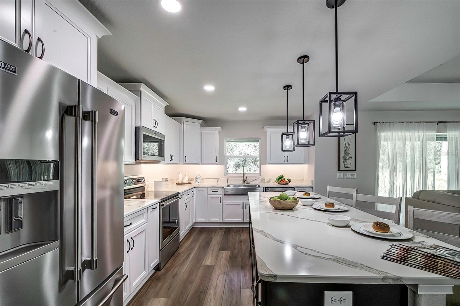 Listing photo id 2 for 2143 Hampshire Boulevard