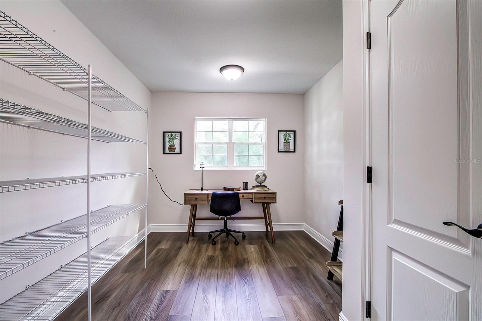 Listing photo id 6 for 2143 Hampshire Boulevard