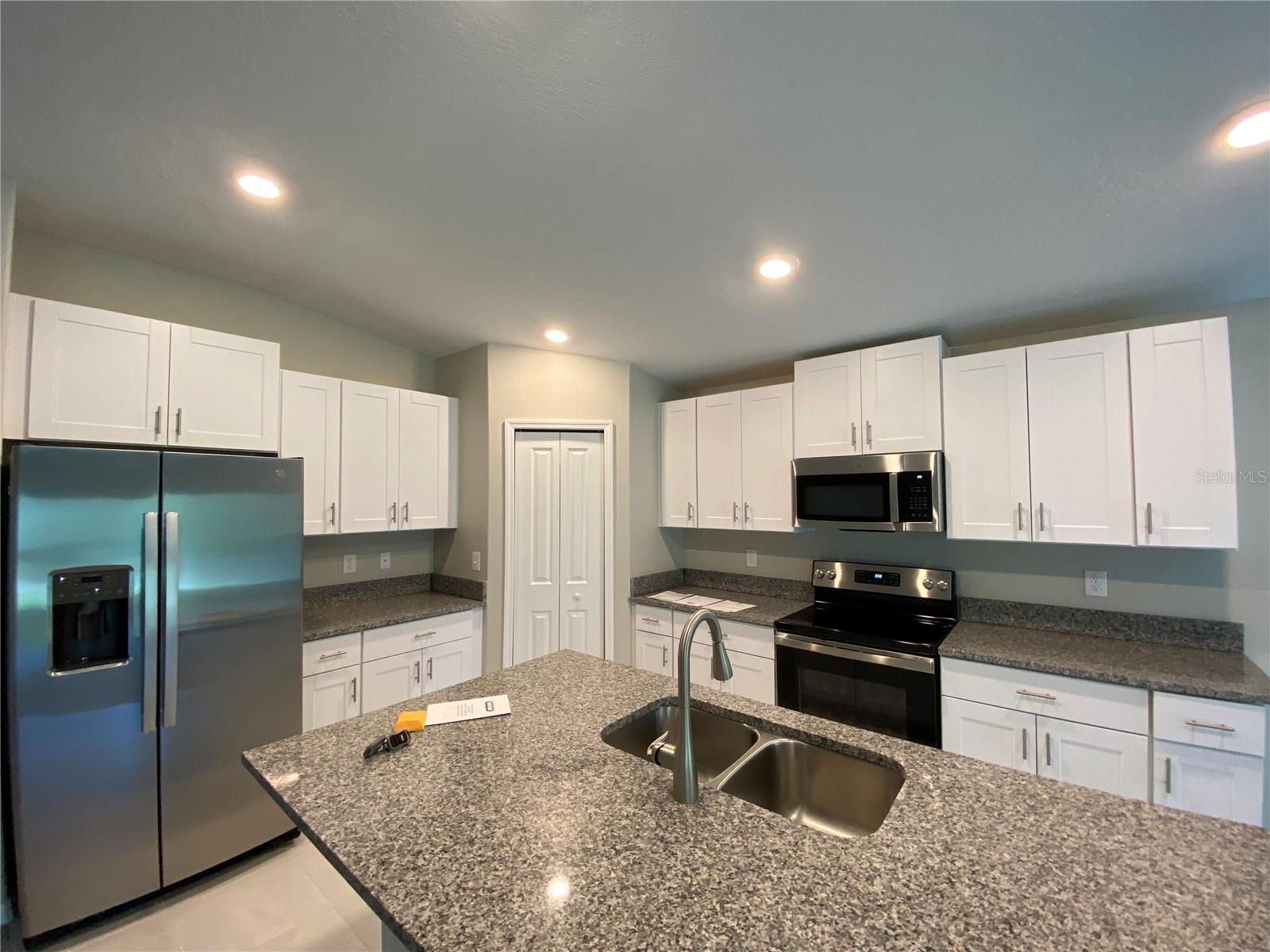 Image 6 of 31 For 2530 167th Loop