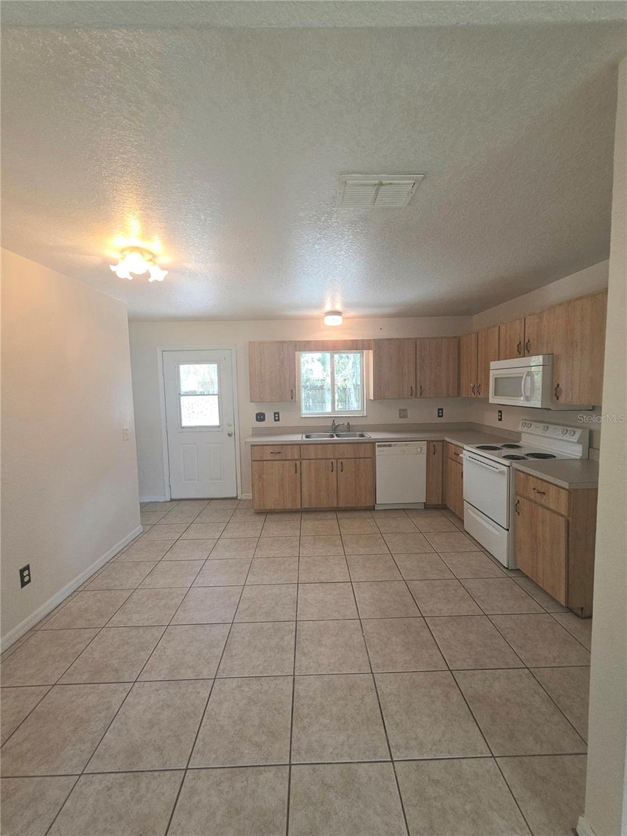 Image 3 of 13 For 6 Hemlock Trace Lane