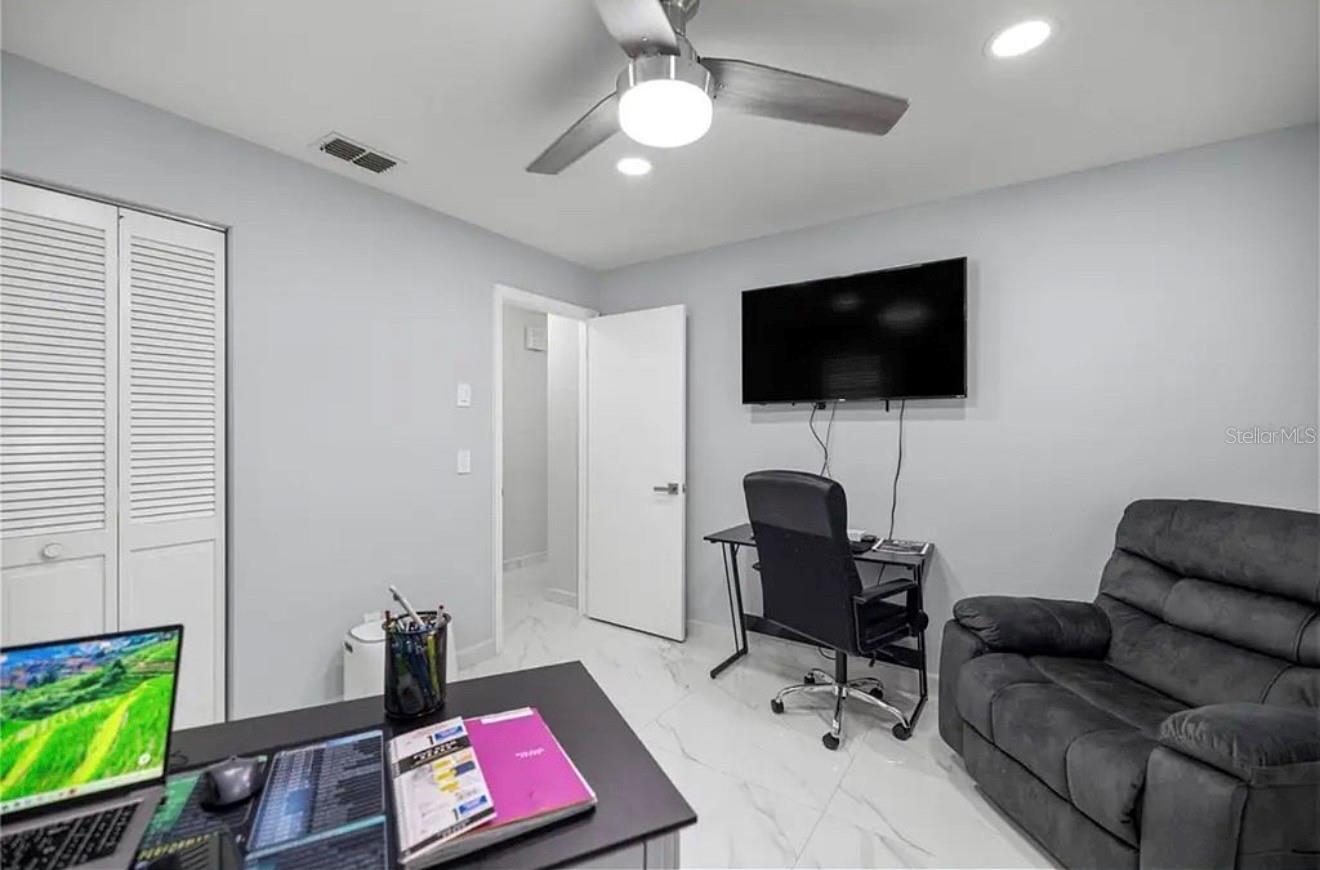 Image 15 of 22 For 2201 45 Street