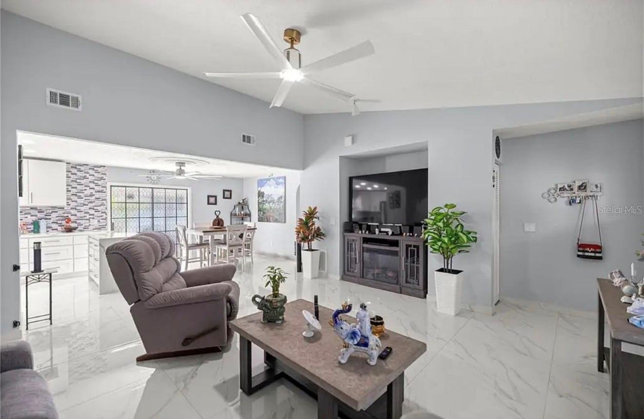 Image 4 of 22 For 2201 45 Street