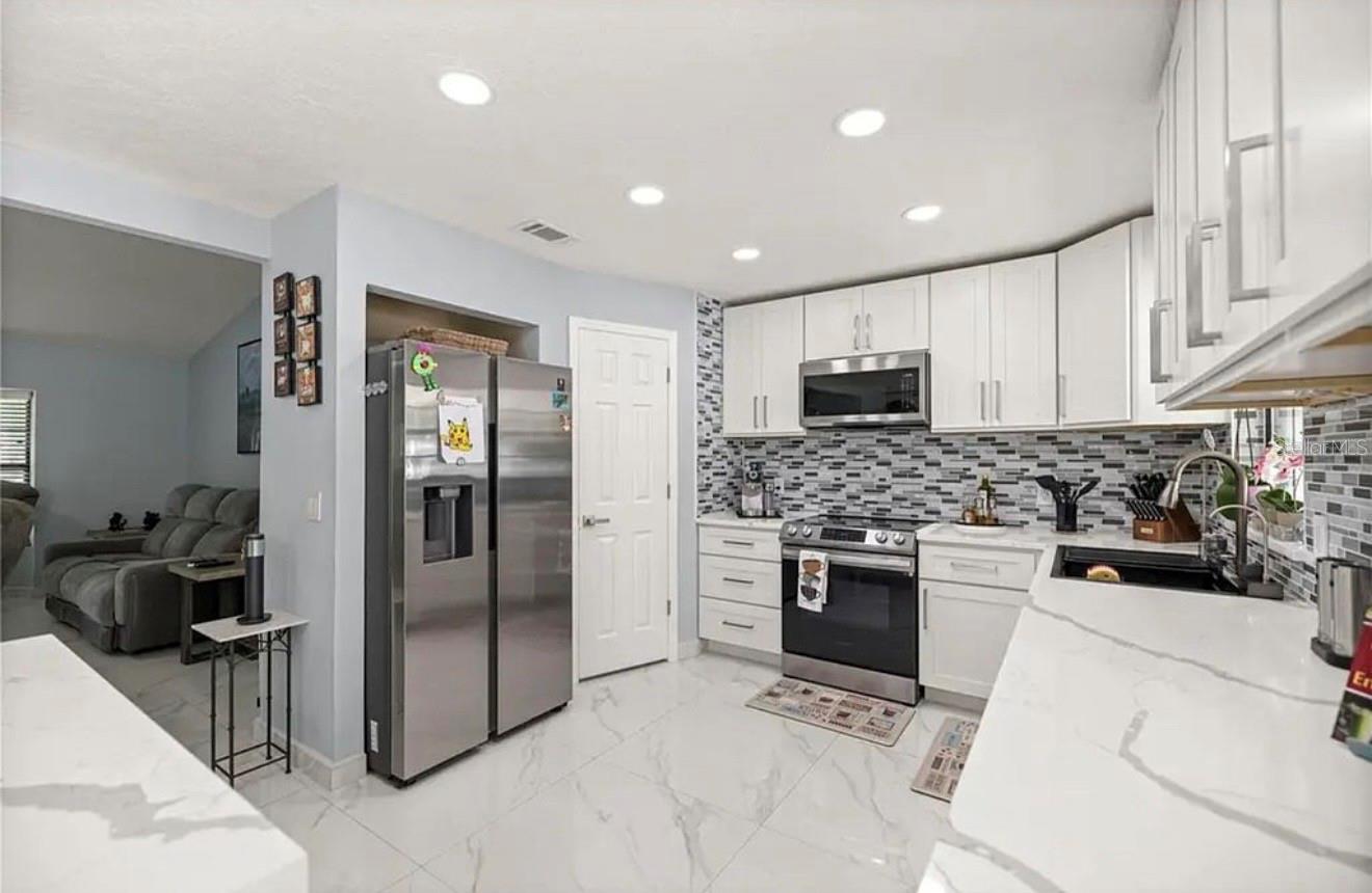 Image 7 of 22 For 2201 45 Street