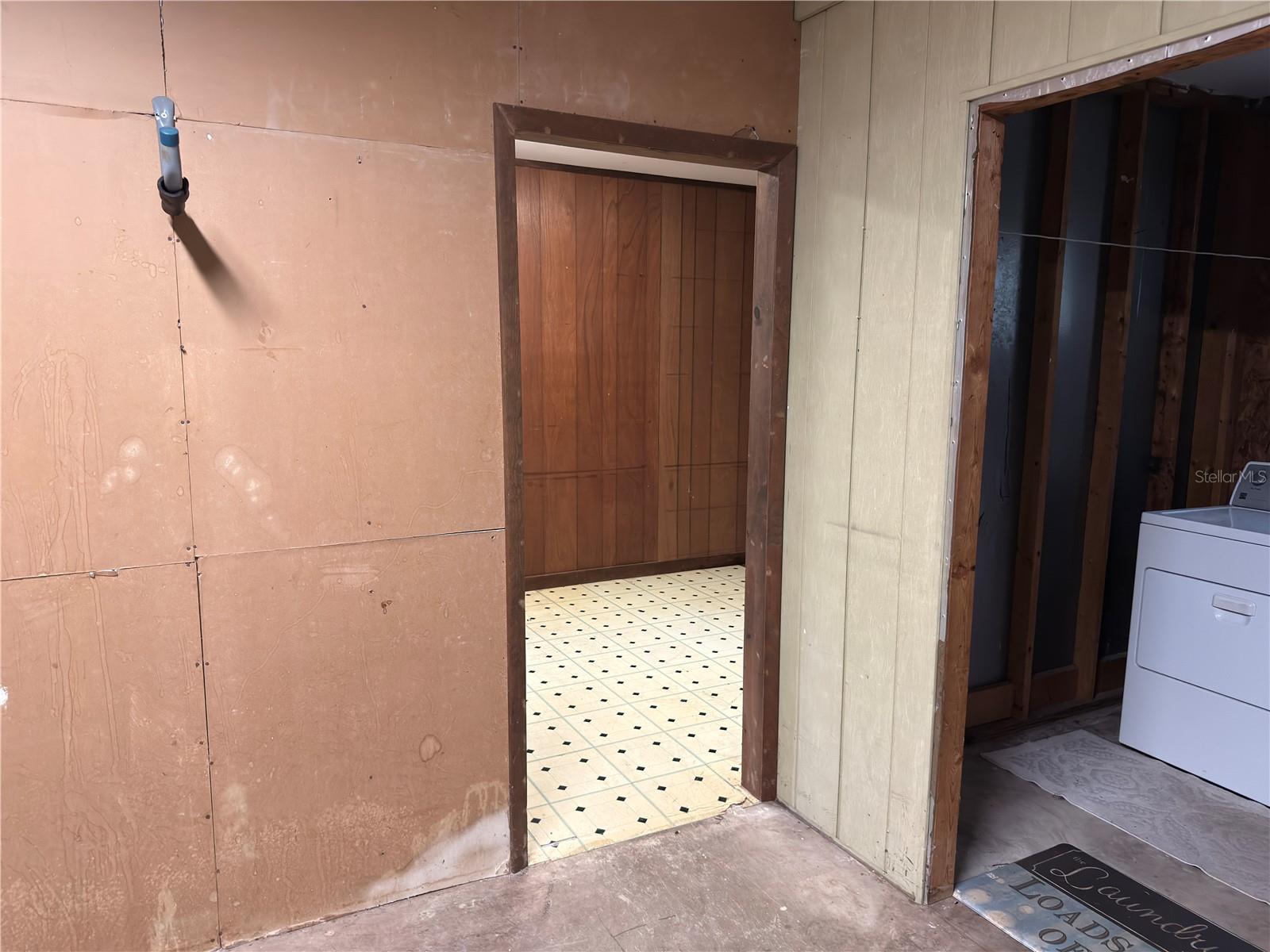 Image 24 of 32 For 9940 101st Lane