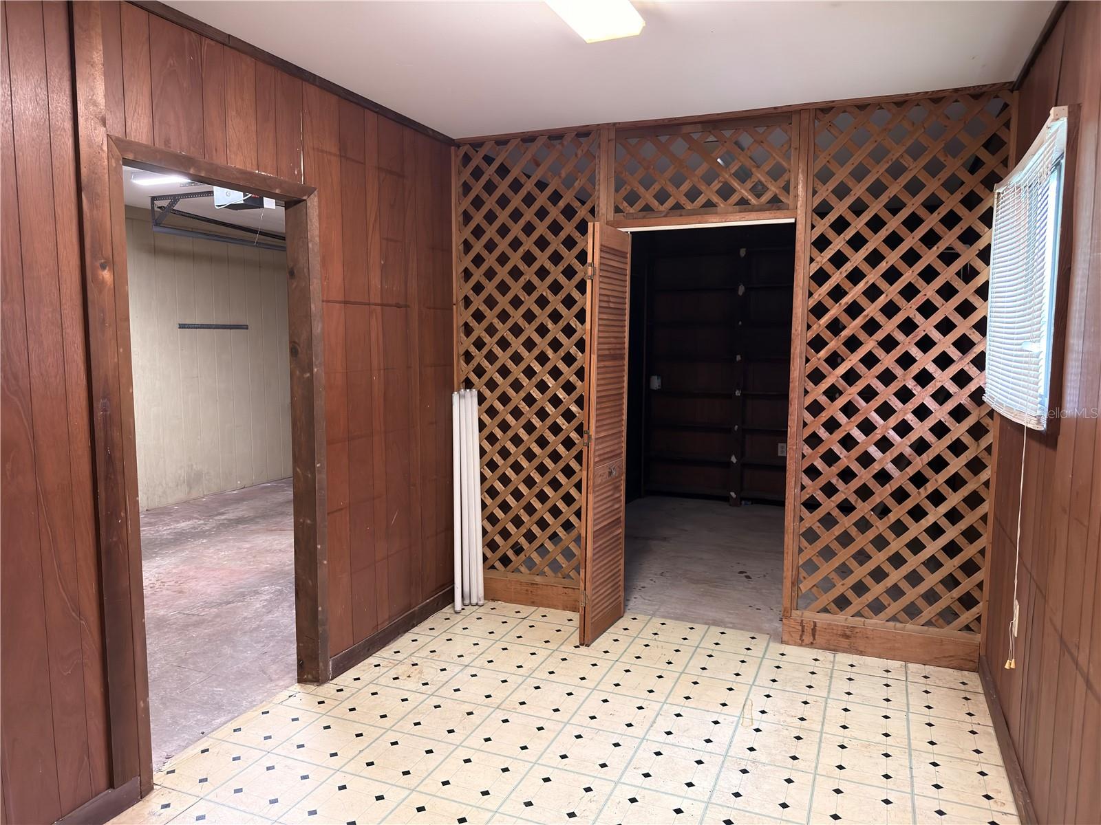 Image 25 of 32 For 9940 101st Lane