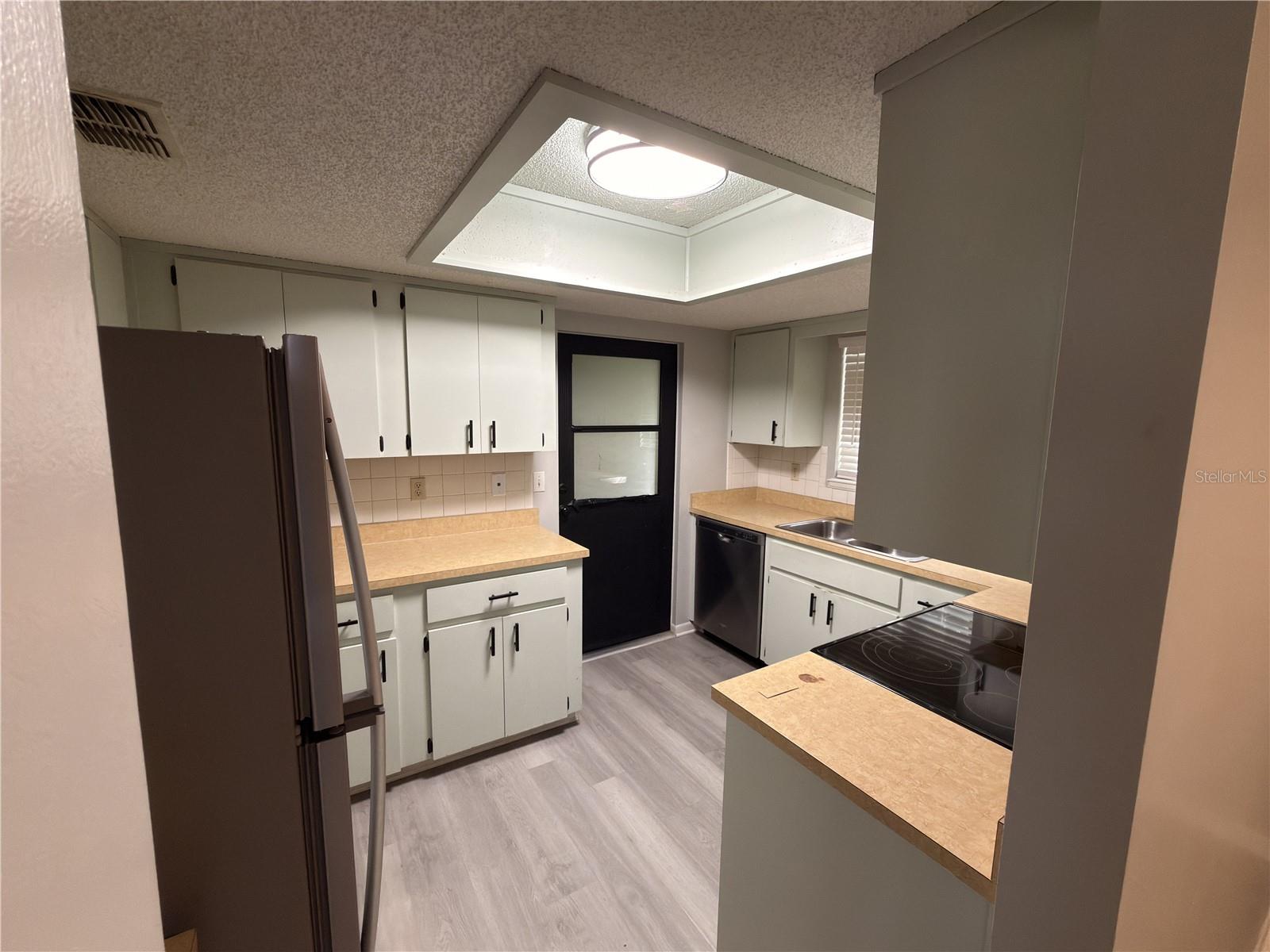 Image 6 of 32 For 9940 101st Lane