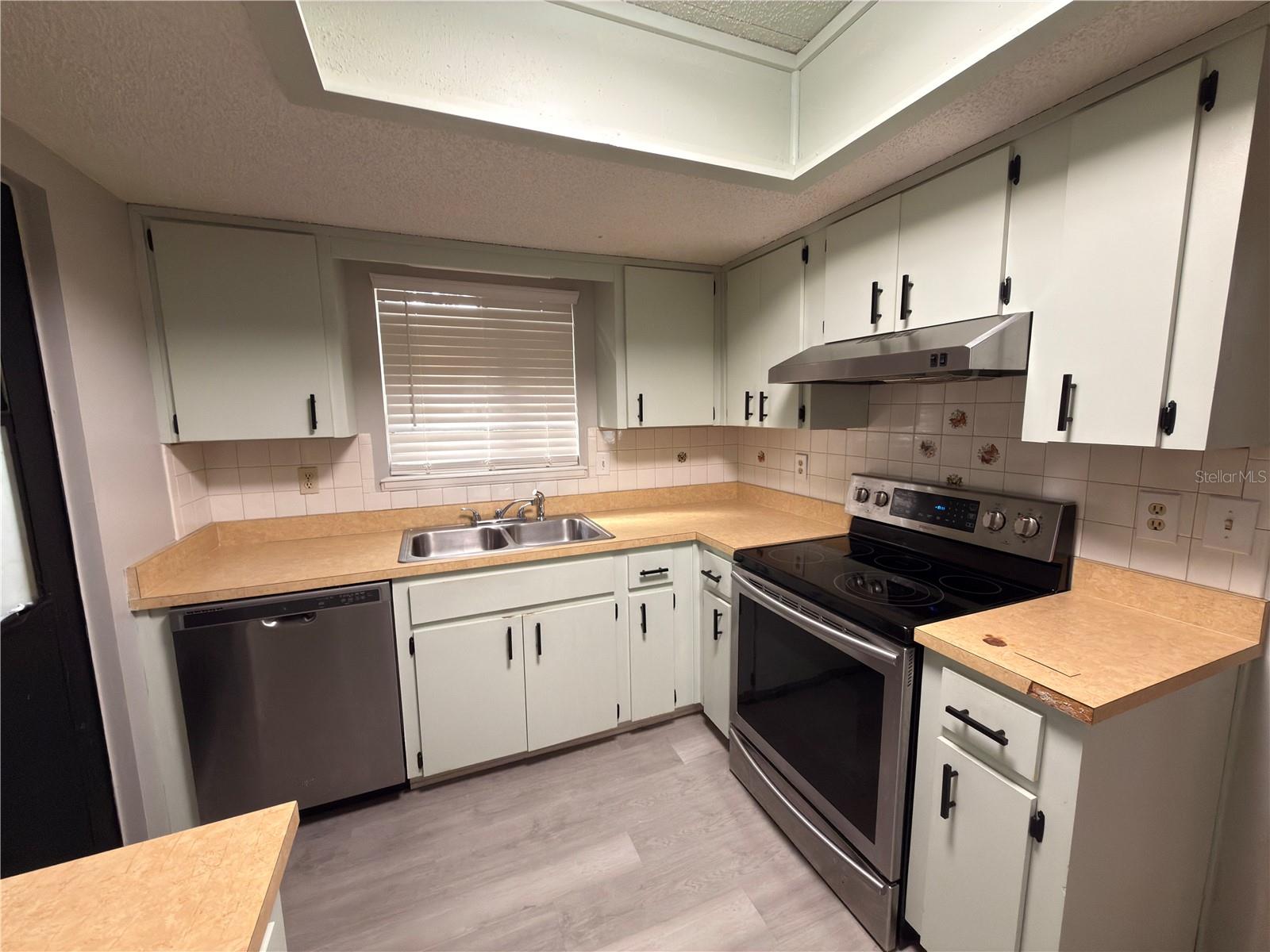 Image 9 of 32 For 9940 101st Lane