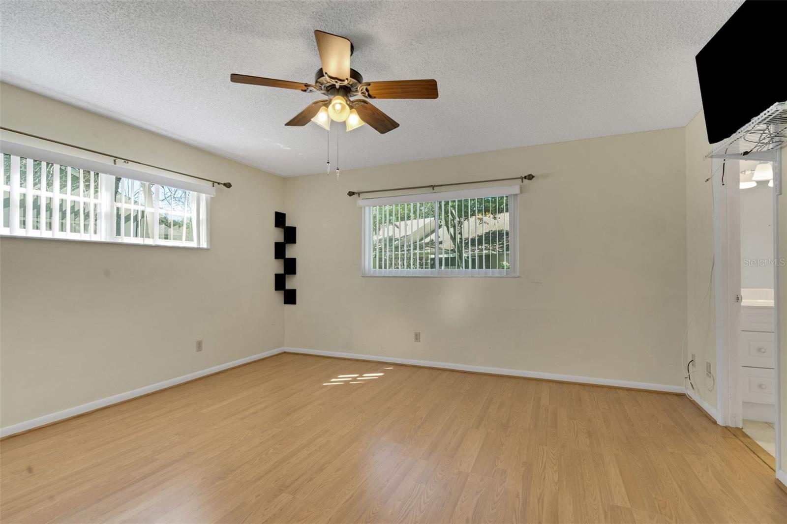 Image 17 of 39 For 8723 93rd Lane A