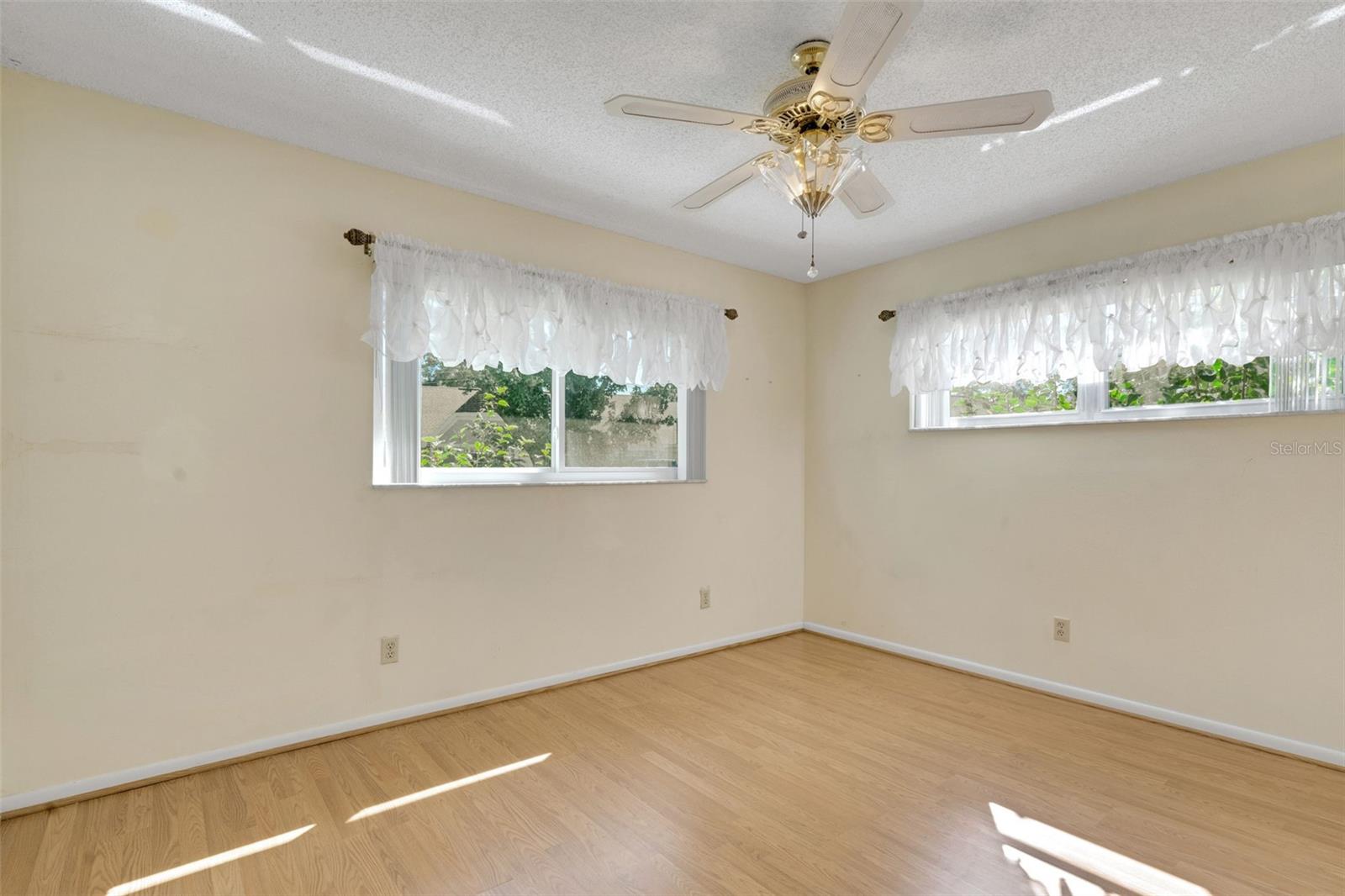 Image 22 of 39 For 8723 93rd Lane A