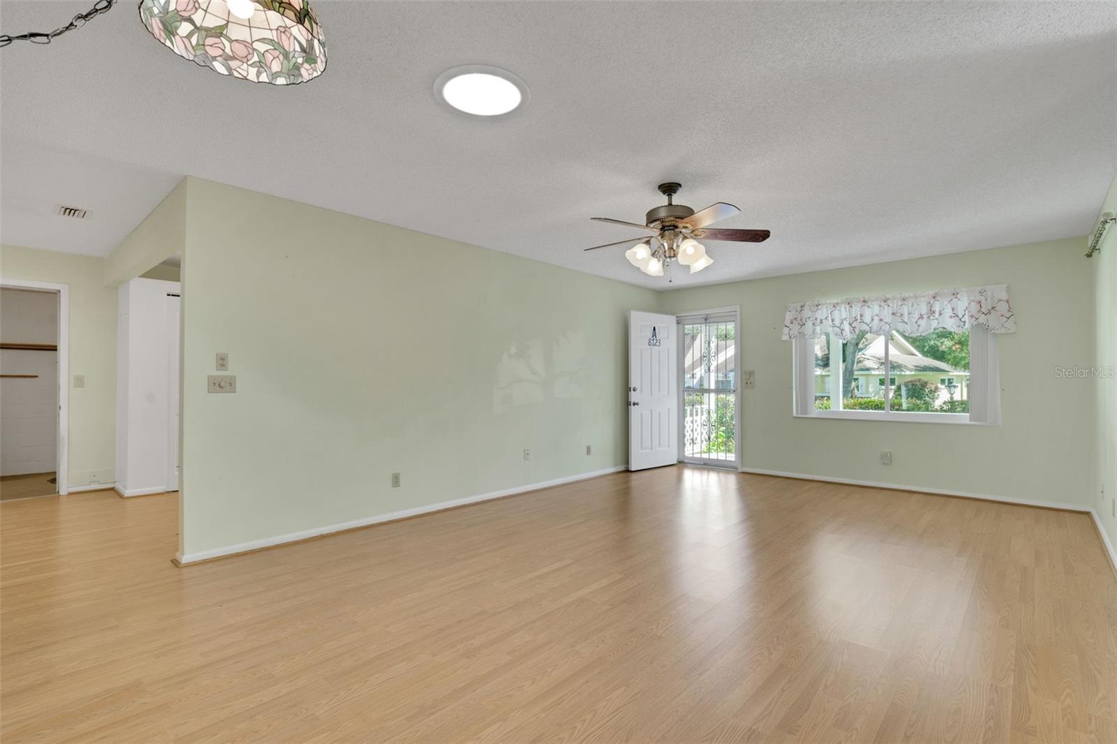 Image 7 of 39 For 8723 93rd Lane A