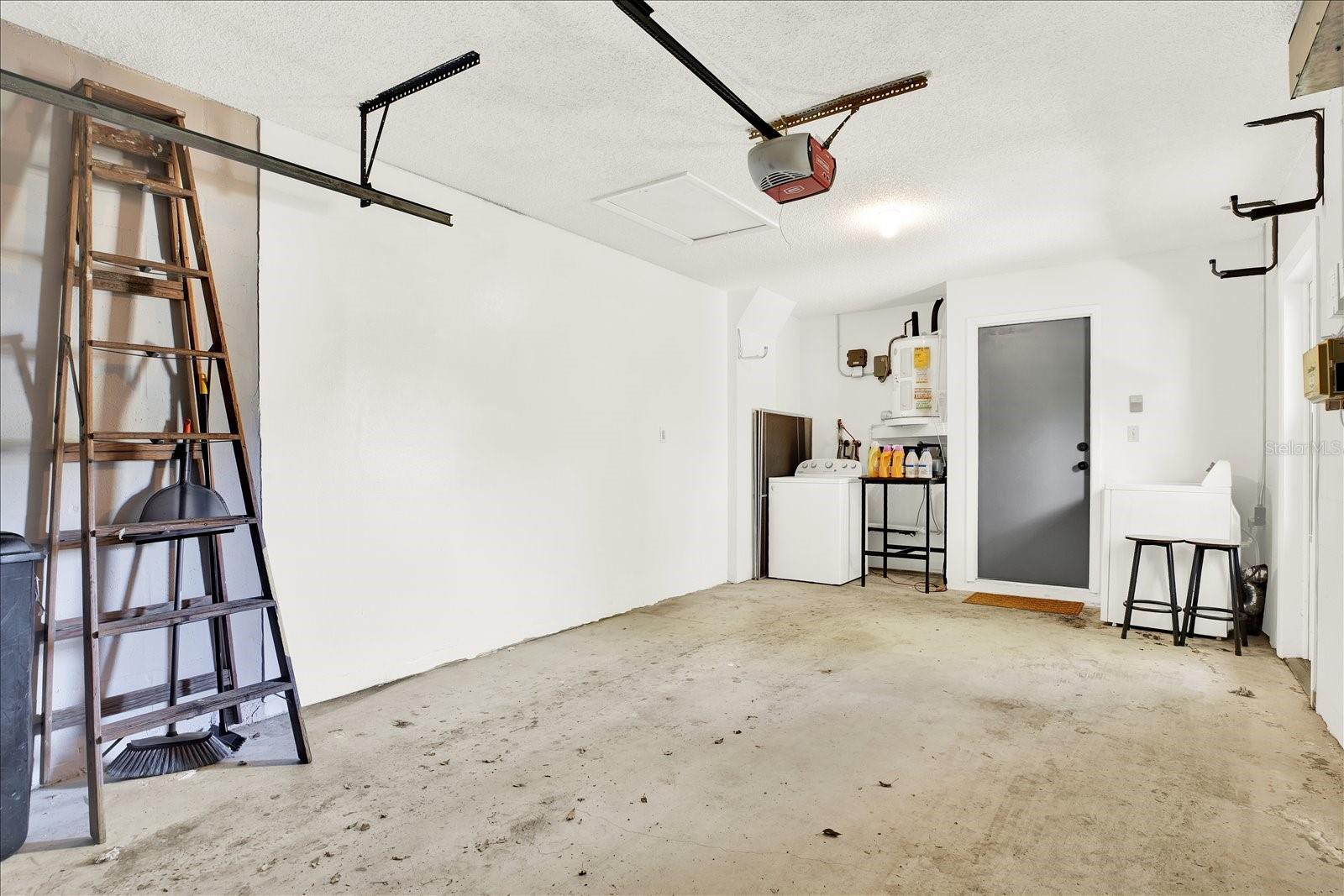 Image 17 of 31 For 9138 Millers Pond Avenue