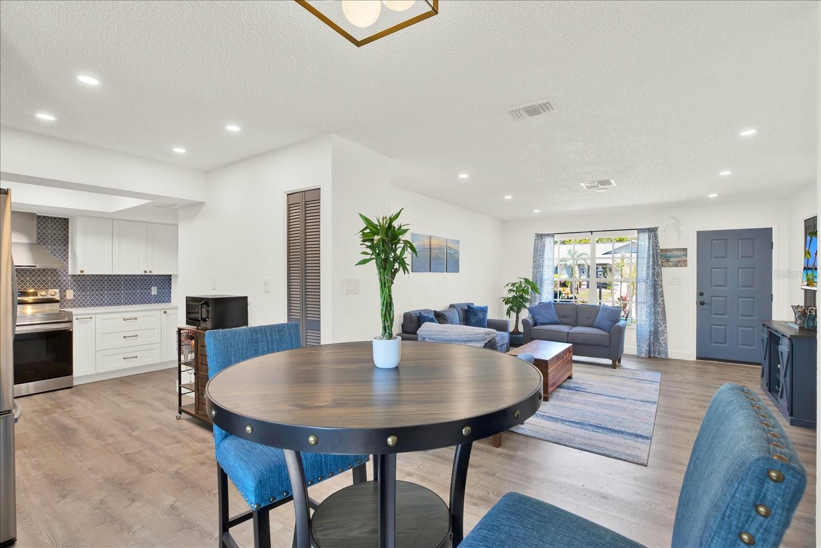 Image 6 of 31 For 9138 Millers Pond Avenue