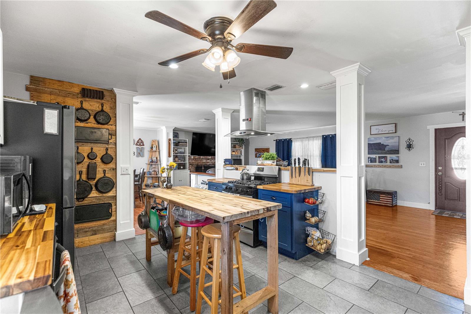 Image 14 of 83 For 1811 50th Avenue