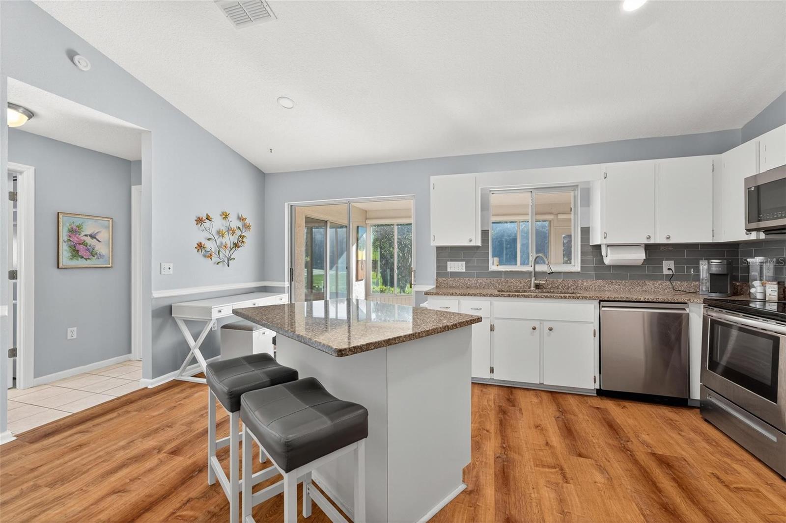 Image 12 of 71 For 2031 50th Avenue