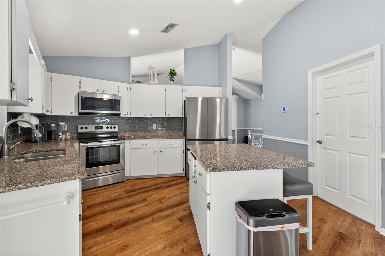 Image 15 of 71 For 2031 50th Avenue