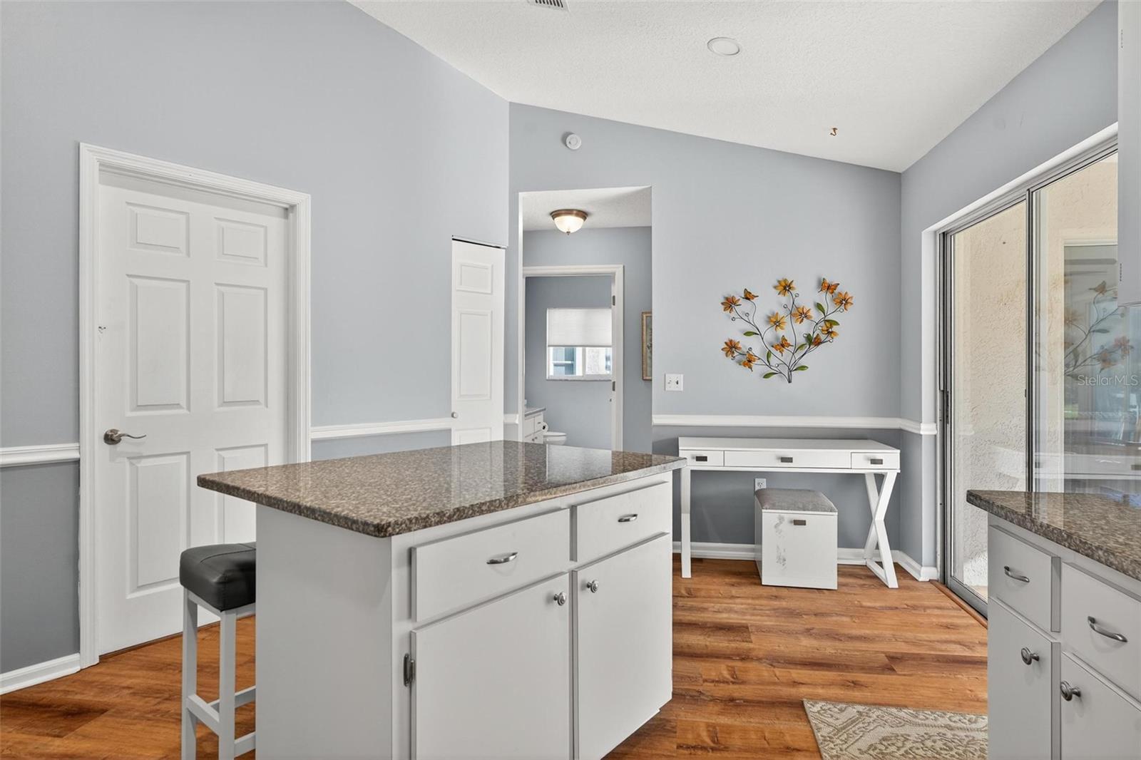 Image 18 of 71 For 2031 50th Avenue