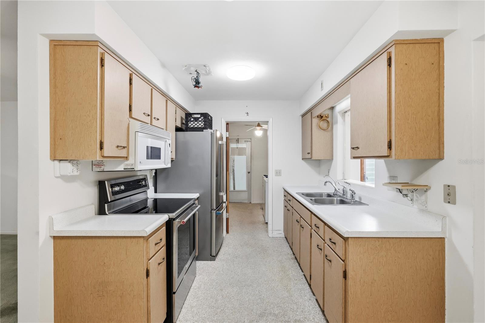 Image 12 of 29 For 52 Beverly Hills Boulevard