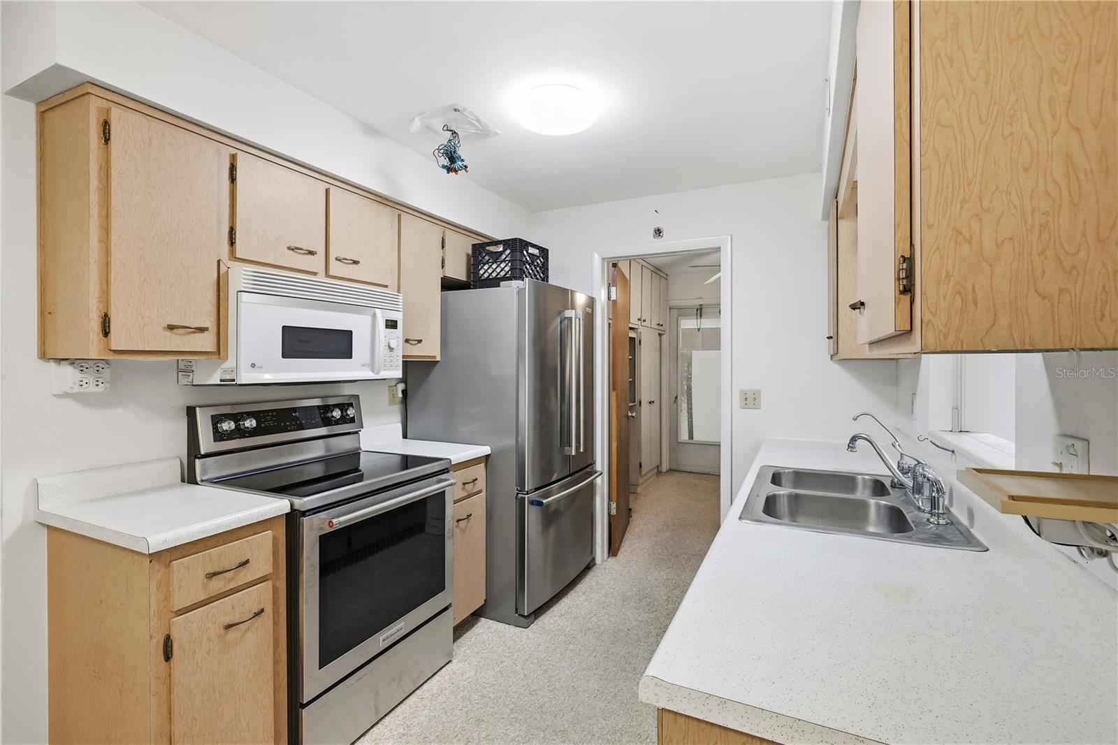 Image 14 of 29 For 52 Beverly Hills Boulevard