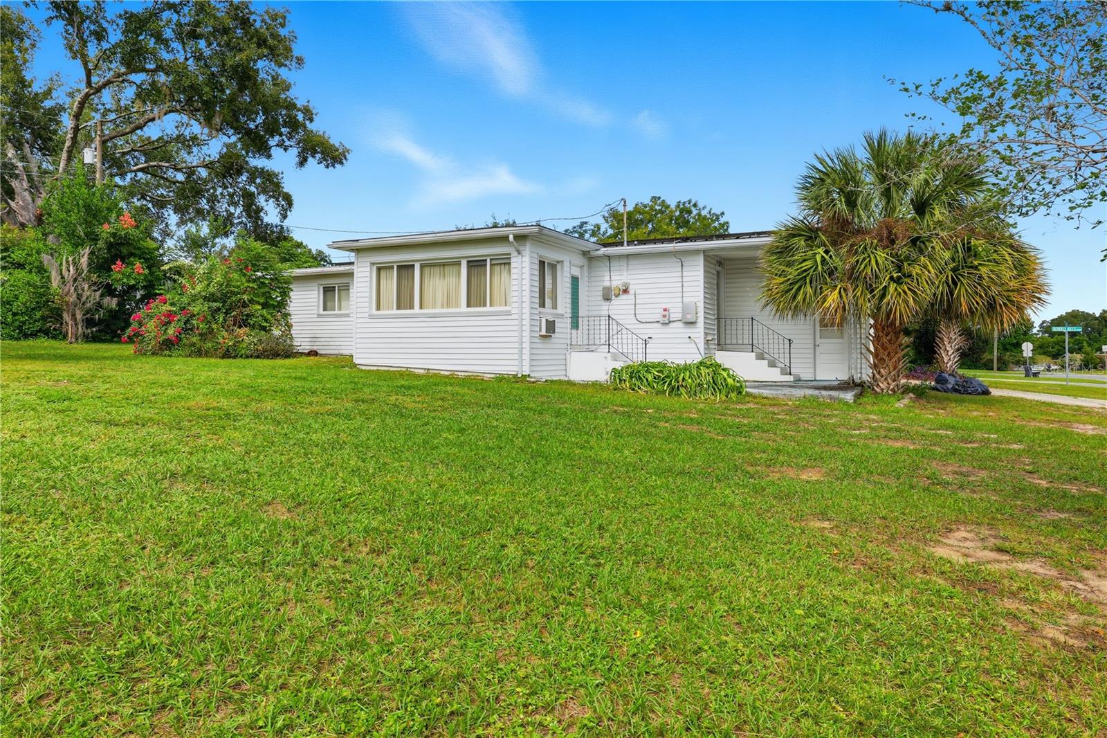 Image 26 of 29 For 52 Beverly Hills Boulevard