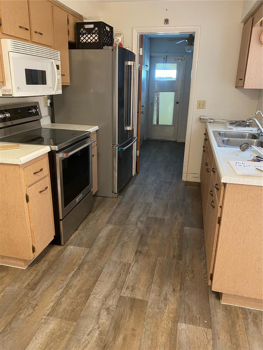 Image 30 of 34 For 52 Beverly Hills Boulevard