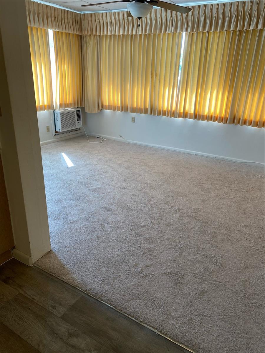 Image 31 of 34 For 52 Beverly Hills Boulevard