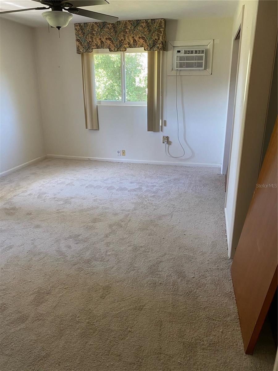 Image 33 of 34 For 52 Beverly Hills Boulevard