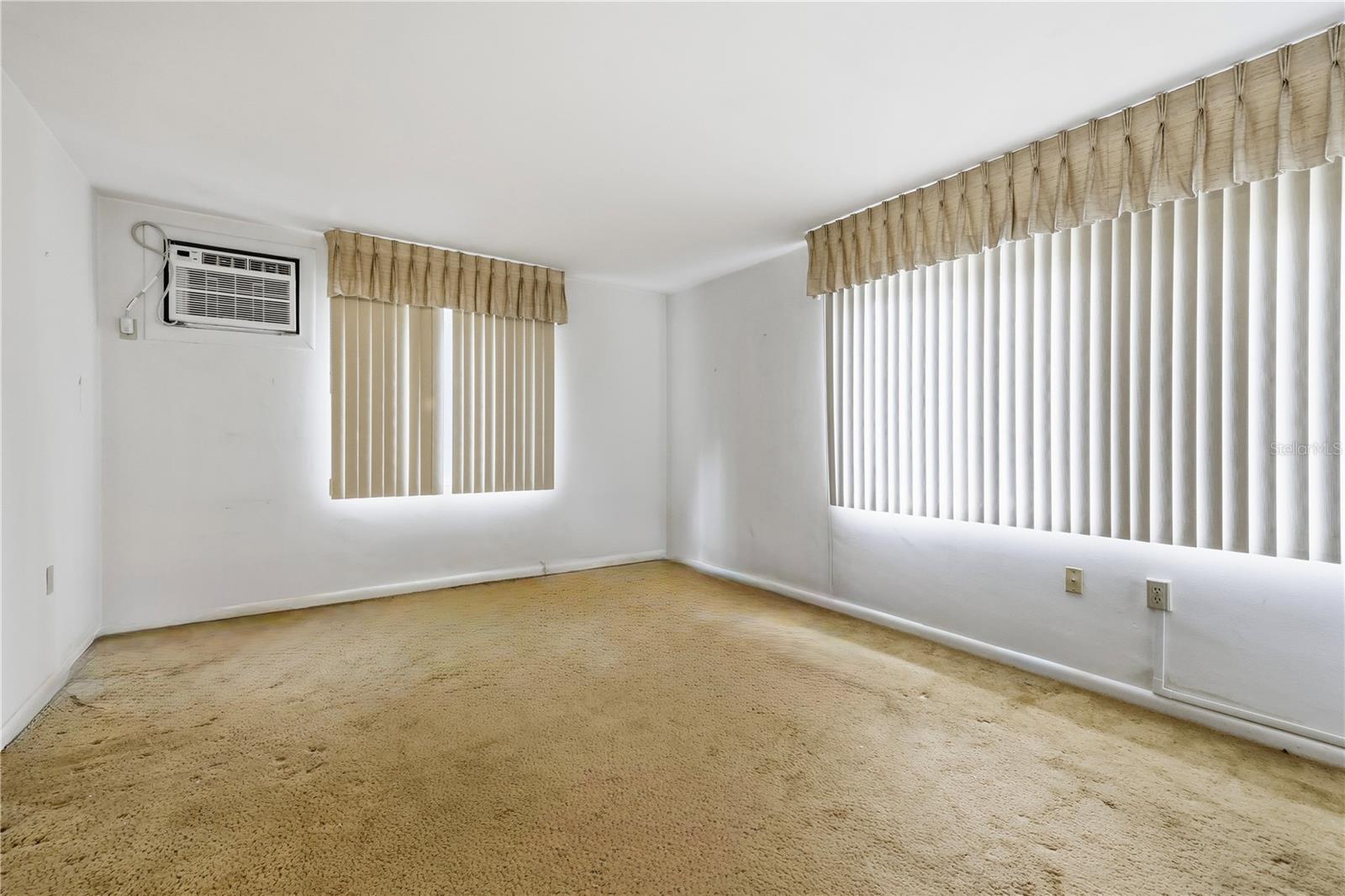 Image 6 of 29 For 52 Beverly Hills Boulevard