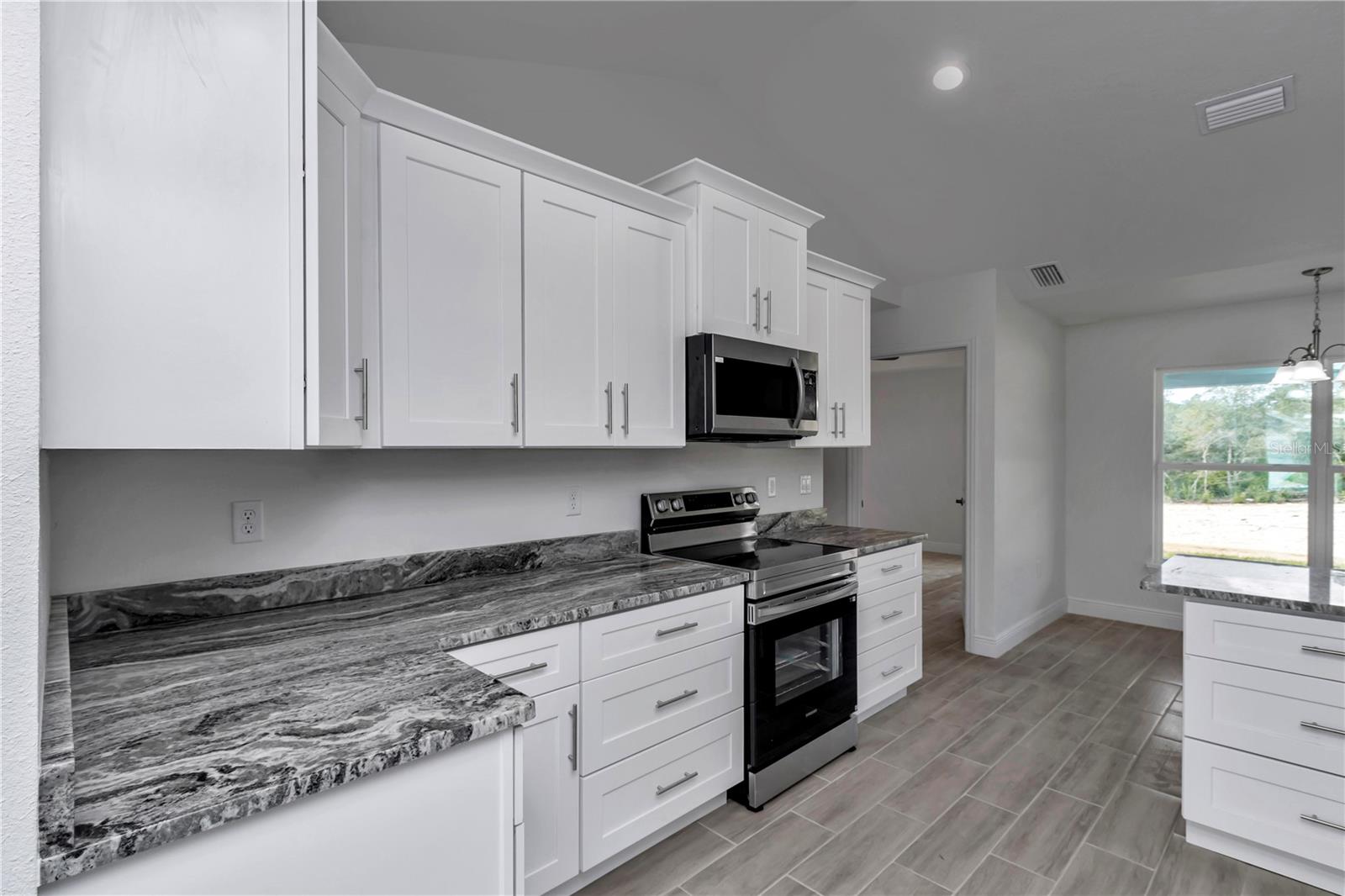 Image 14 of 49 For 17490 18th Ave Road