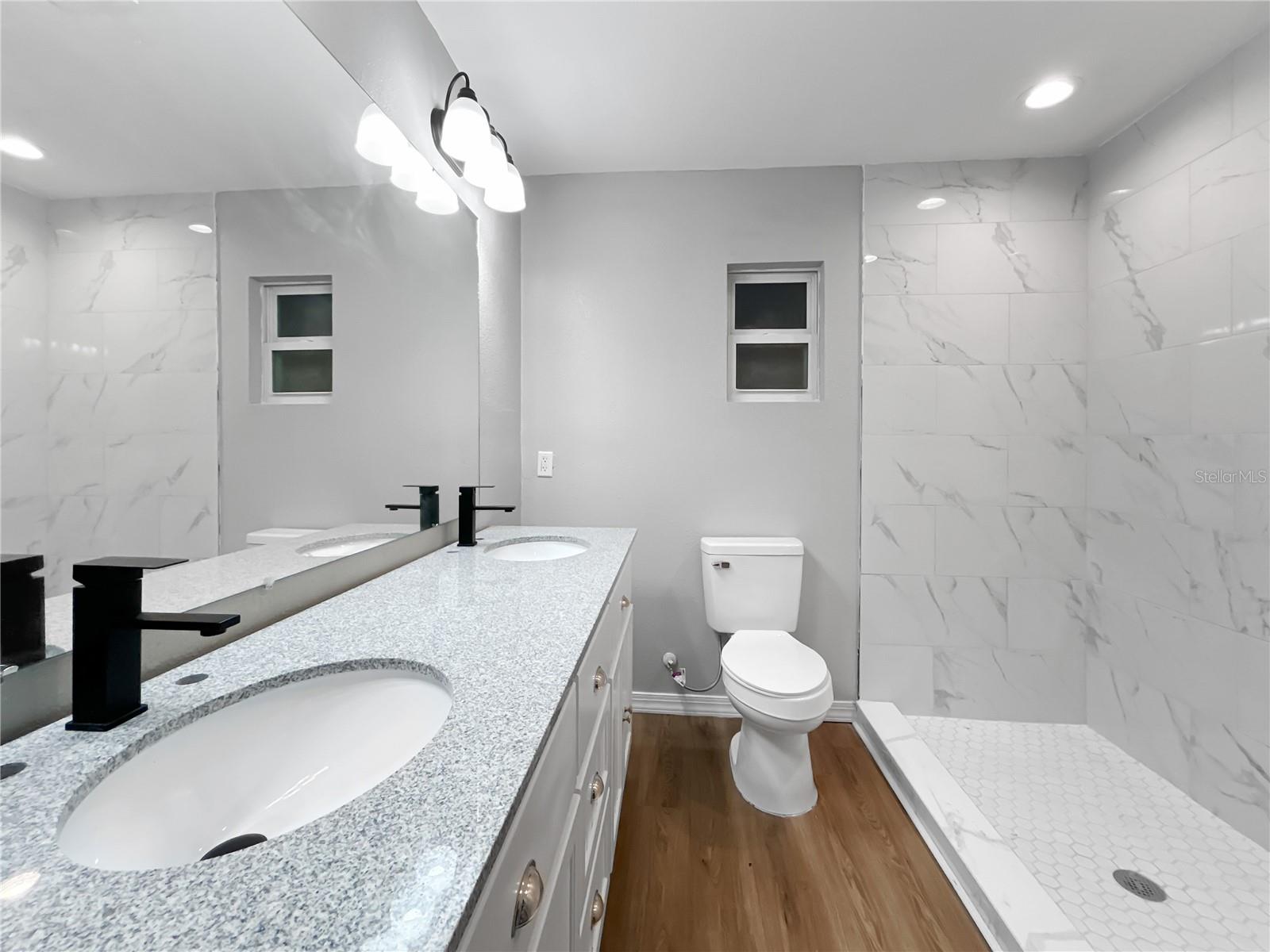 Image 16 of 30 For 2529 6th Street