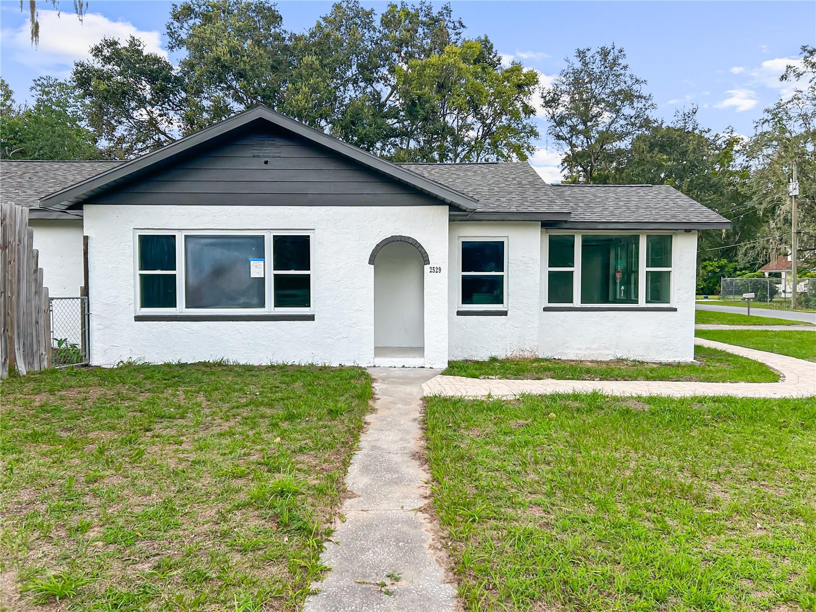 Image 3 of 30 For 2529 6th Street