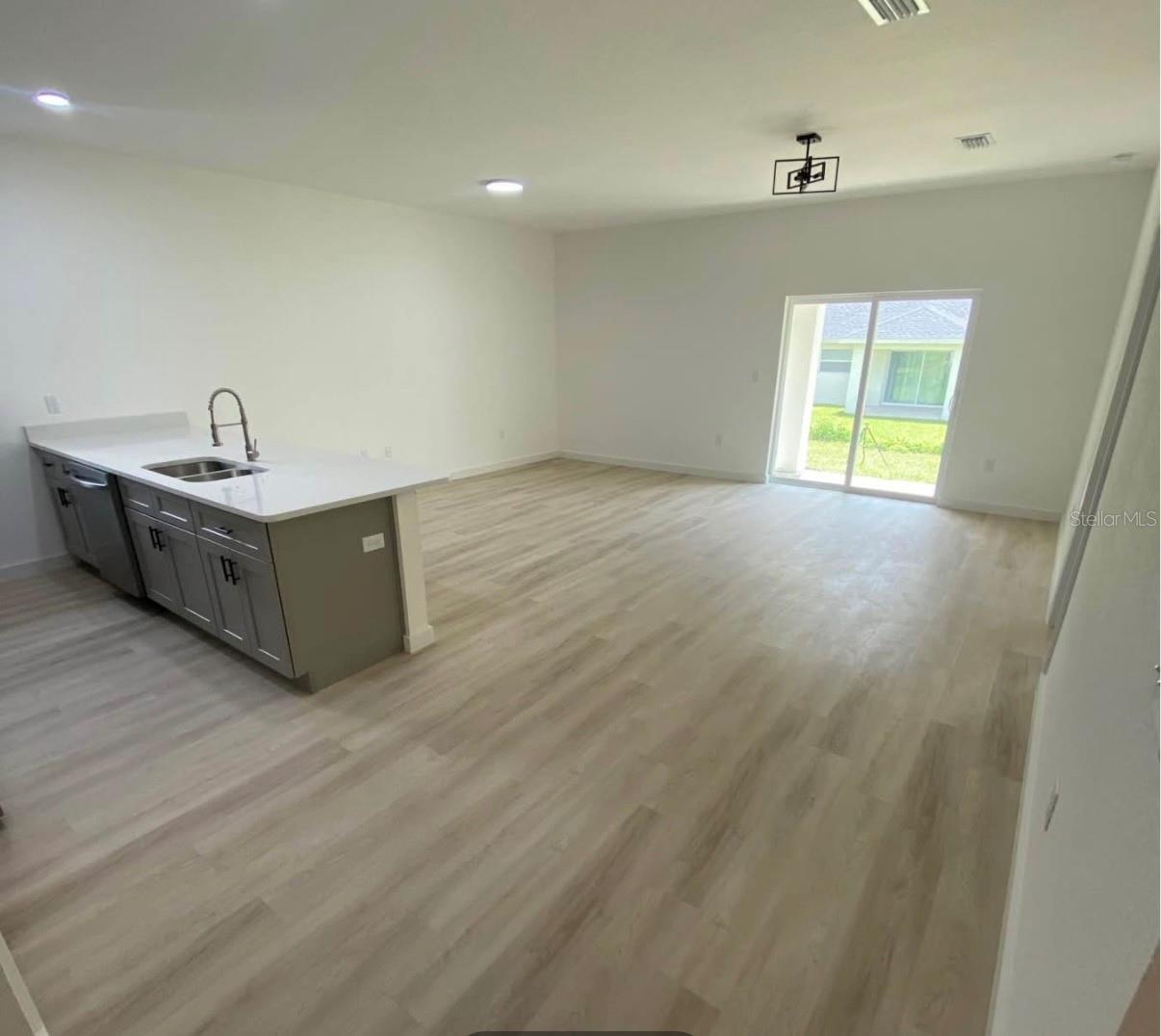 Image 2 of 10 For 6904 Se 22nd Ave