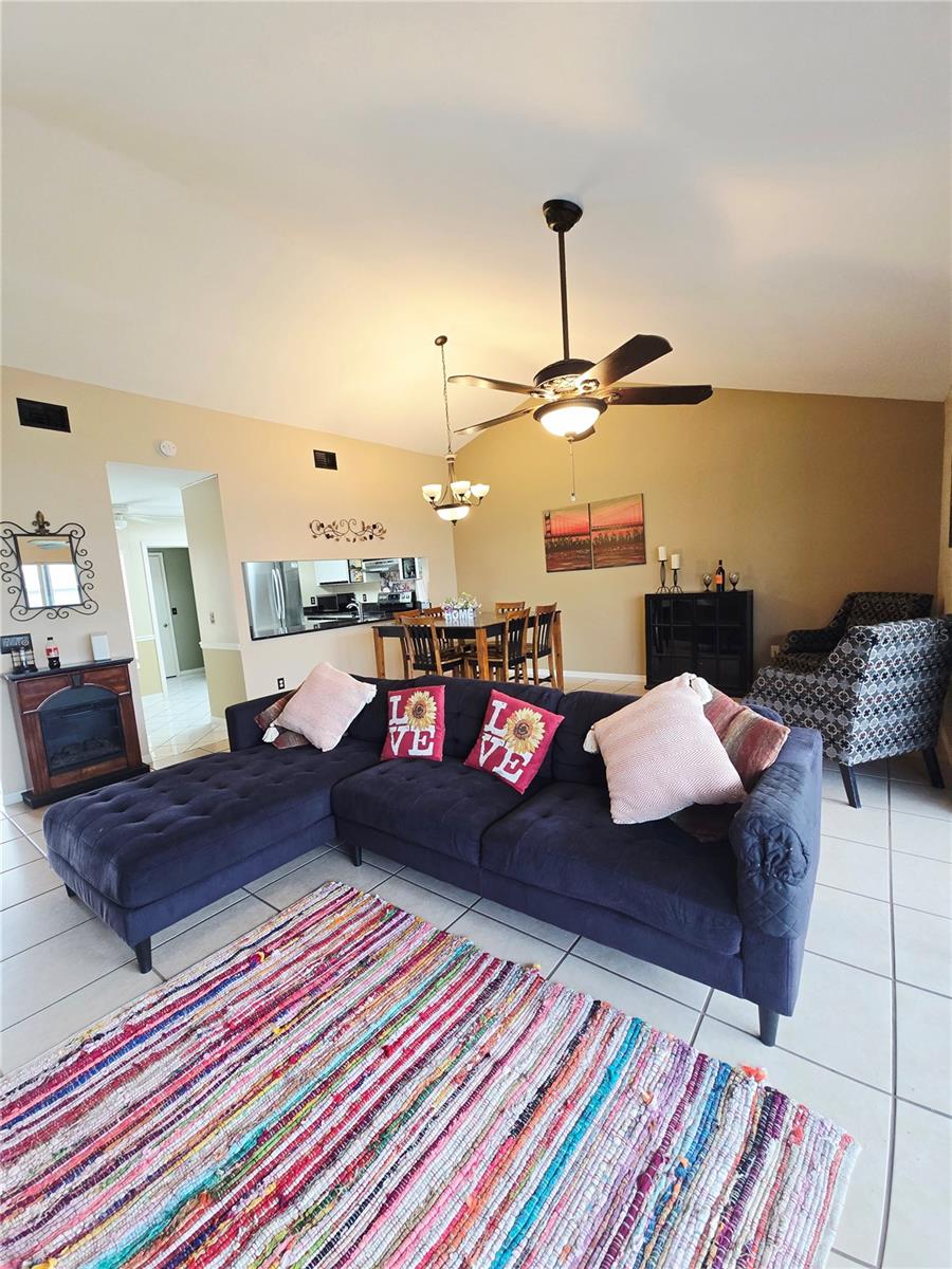 Image 5 of 41 For 2428 20th Court