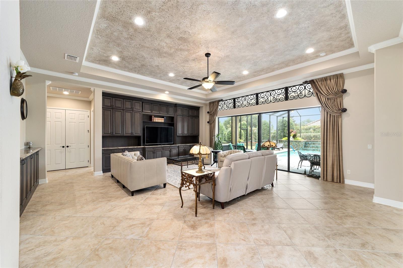 Listing photo id 9 for 1902 Quail Meadow Court