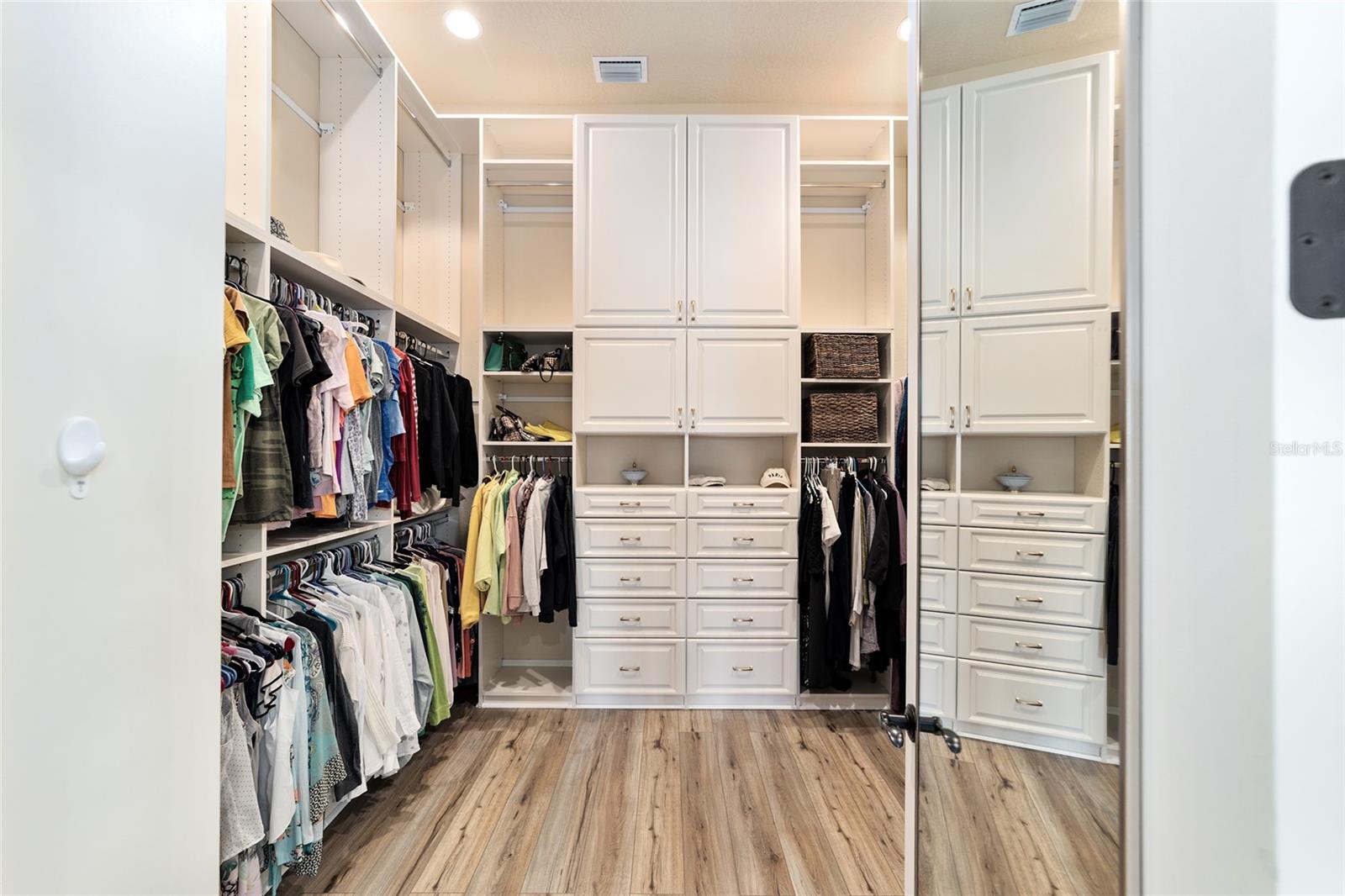 Listing photo id 37 for 1902 Quail Meadow Court
