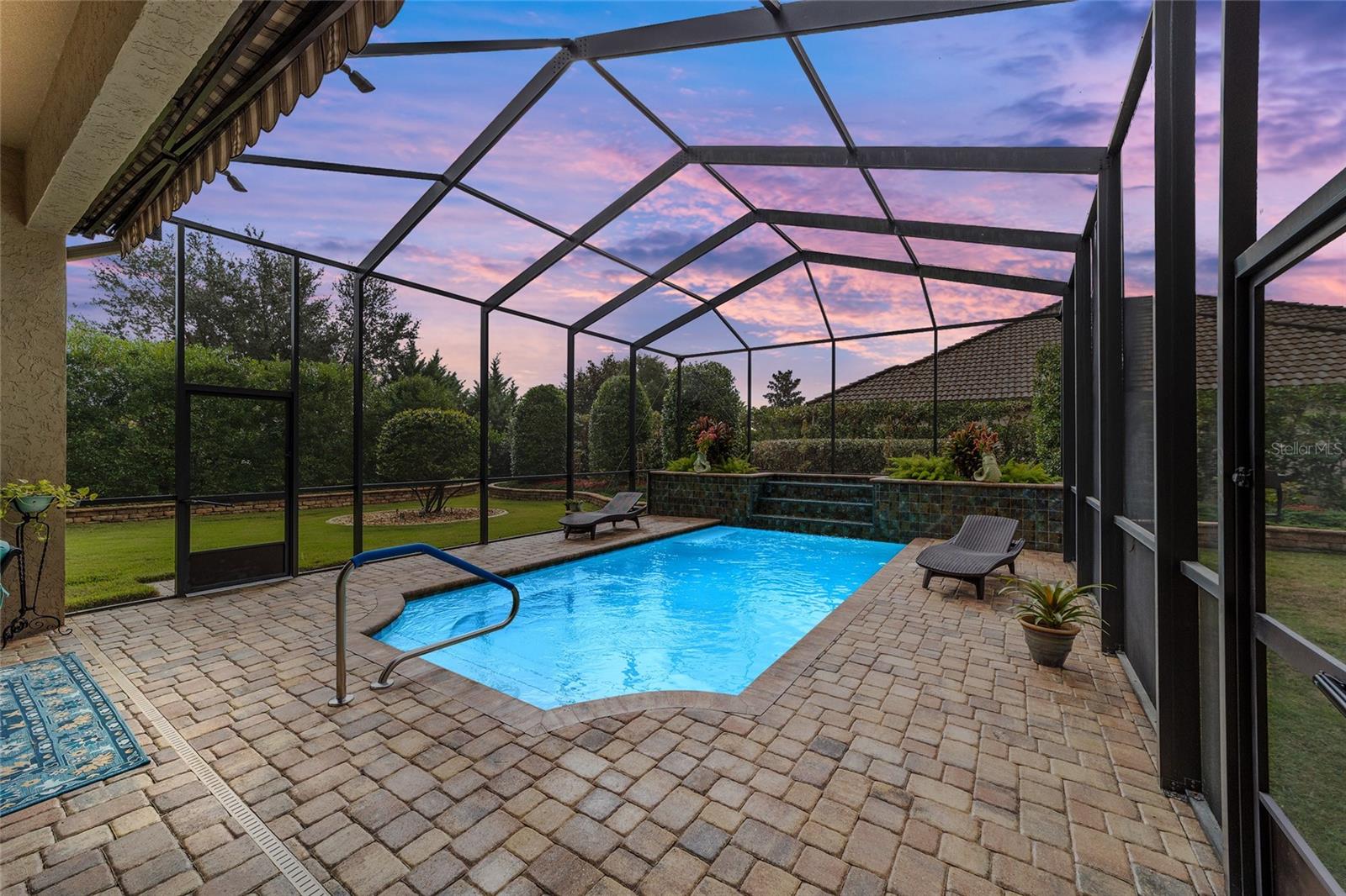 Listing photo id 2 for 1902 Quail Meadow Court