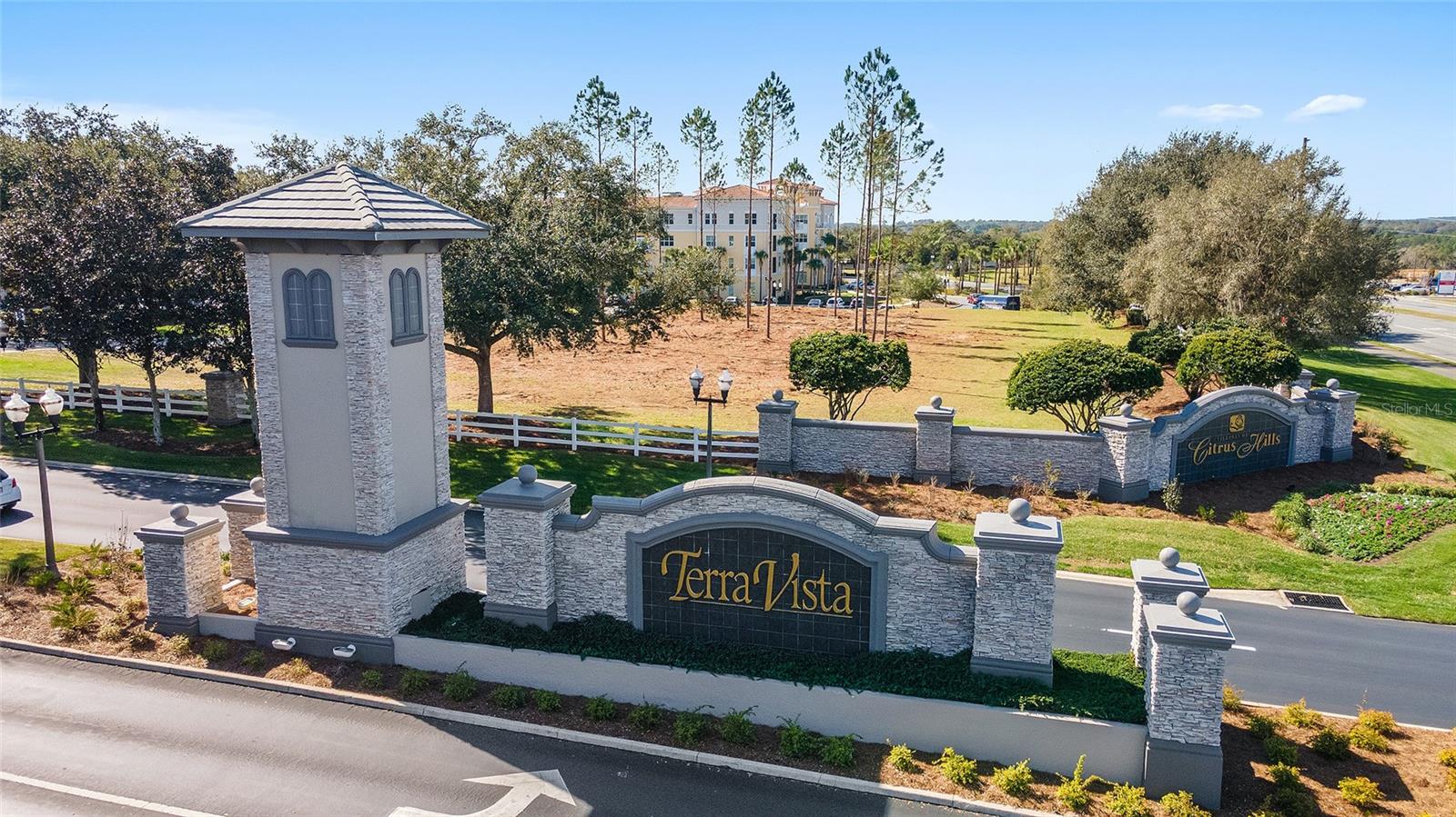Listing photo id 67 for 1902 Quail Meadow Court