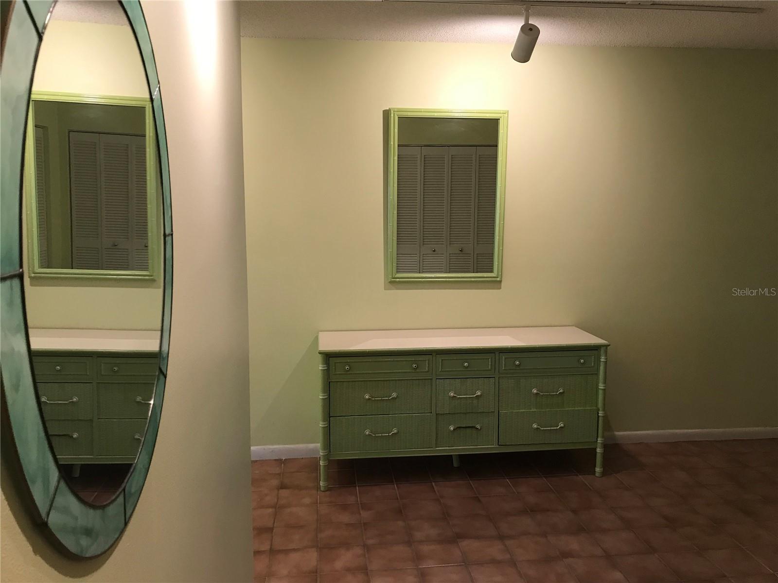 Image 6 of 24 For 9257 82nd Terrace H