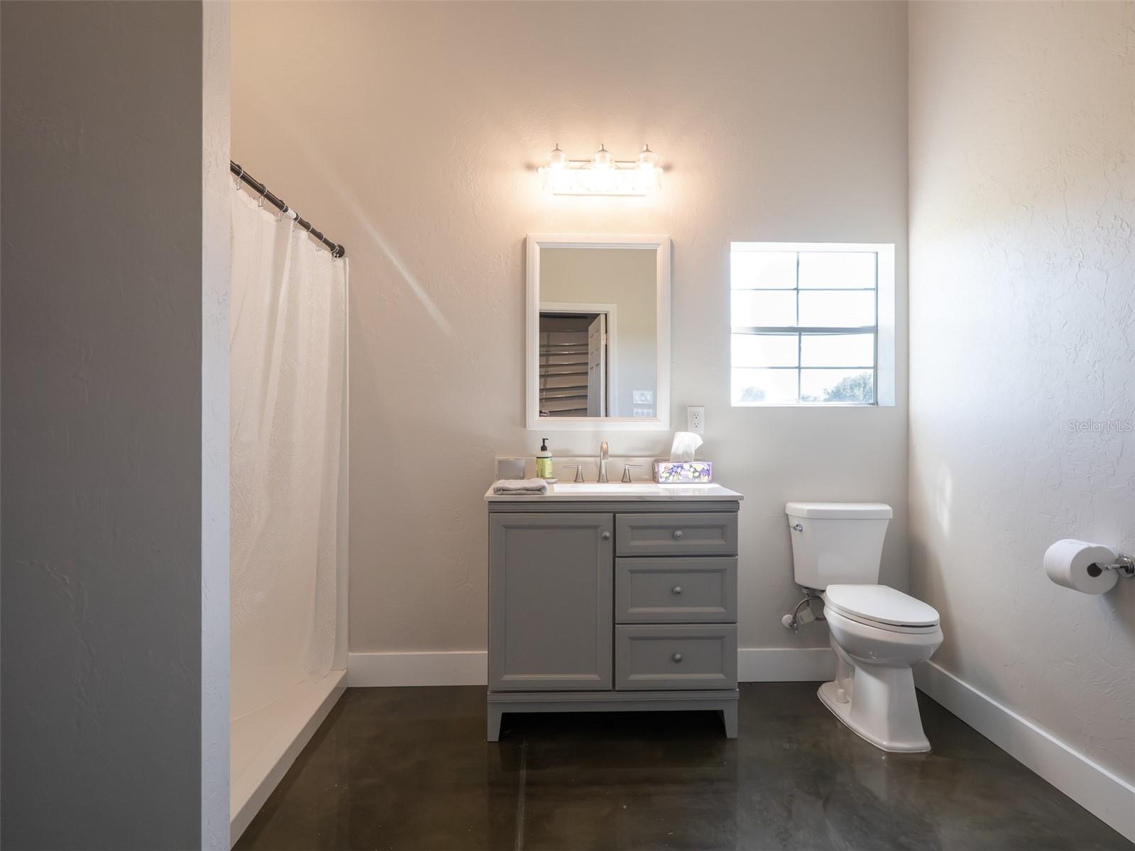 Image 29 of 31 For 15921 Highway 464b