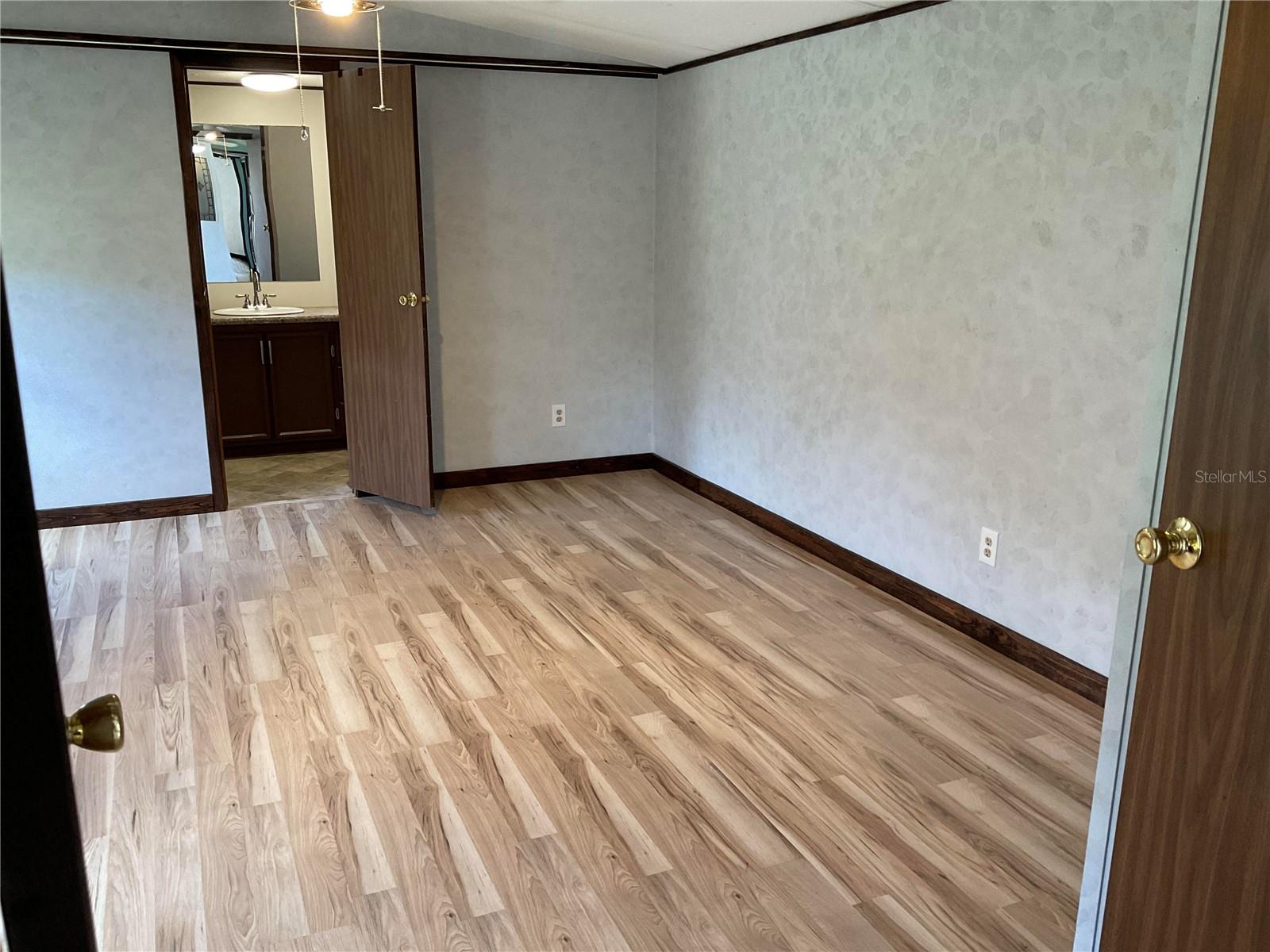 Image 8 of 19 For 18057 20th Place